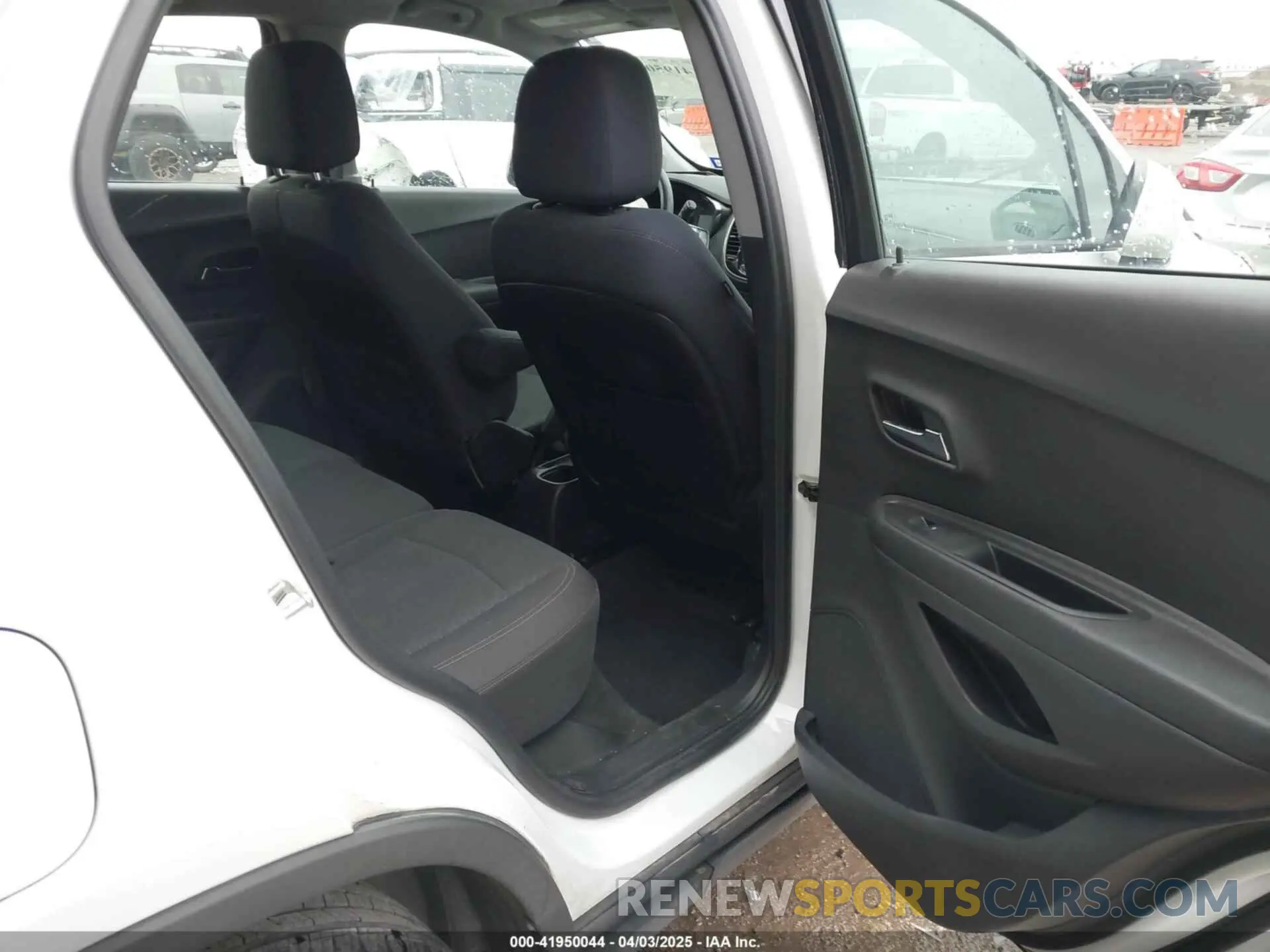 8 fotografías del automóvil dañado 3GNCJKSB0KL388834 CHEVROLET TRAX 2019