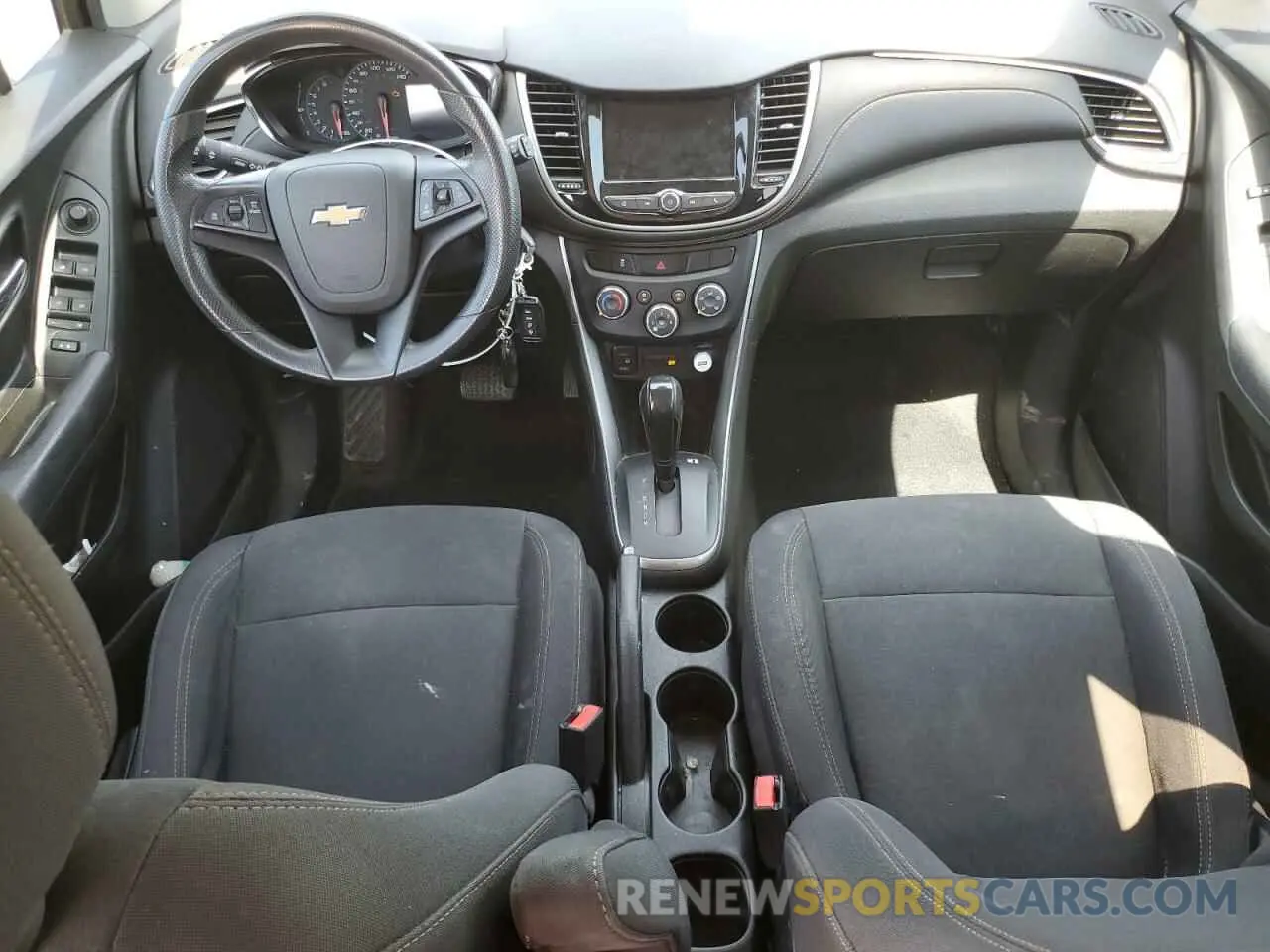 8 fotografías del automóvil dañado 3GNCJKSB1KL203724 CHEVROLET TRAX 2019