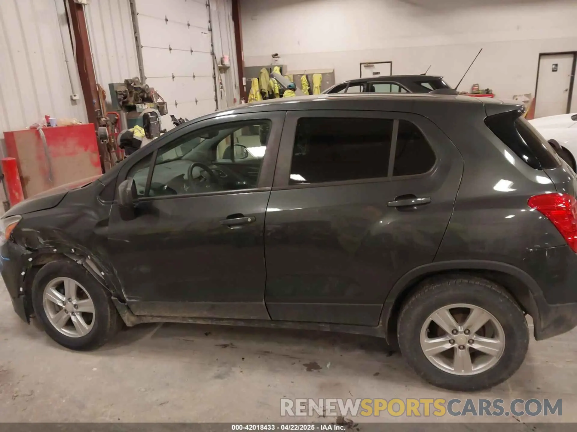 14 fotografías del automóvil dañado 3GNCJKSB1KL376286 CHEVROLET TRAX 2019