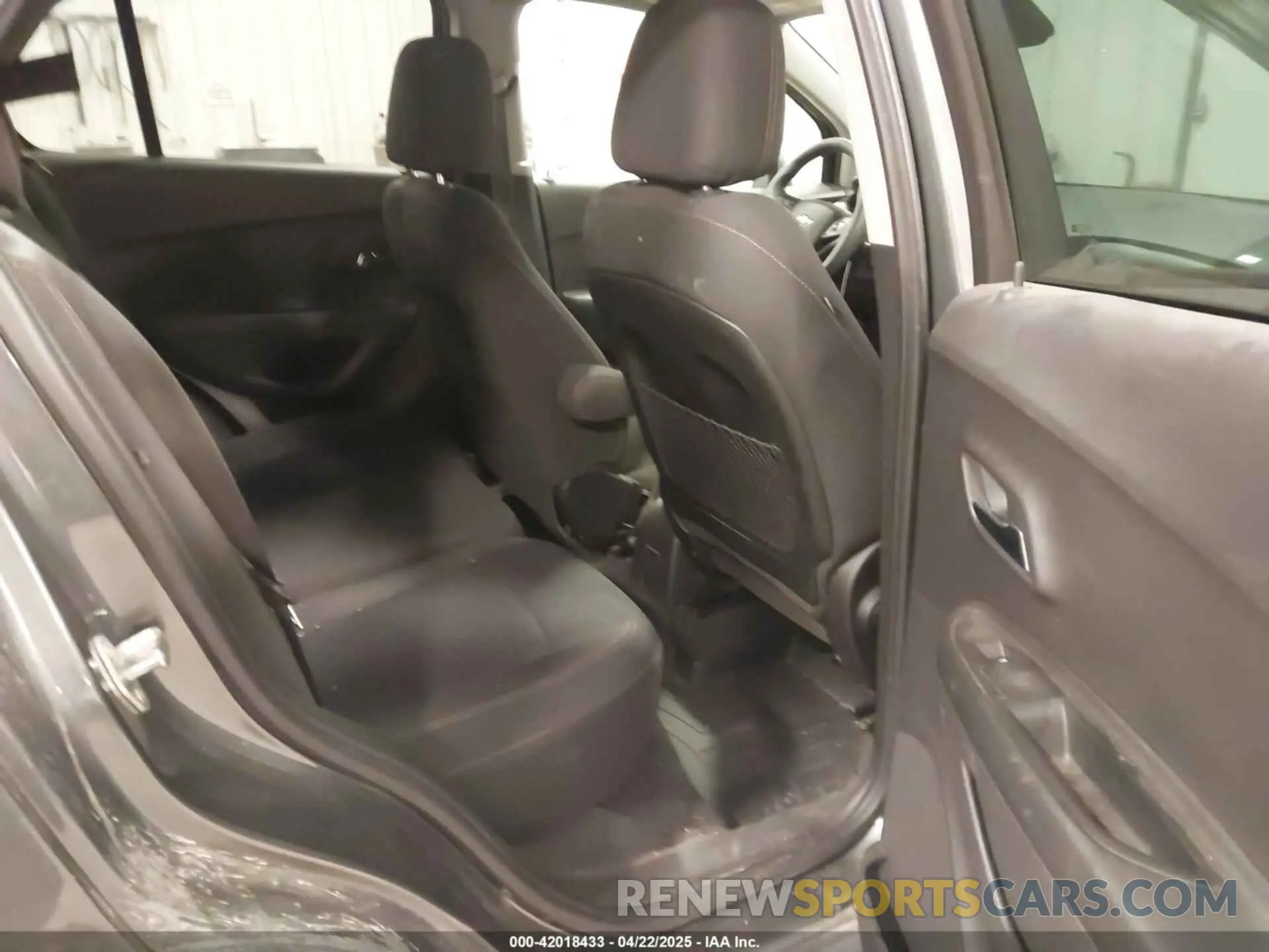 8 fotografías del automóvil dañado 3GNCJKSB1KL376286 CHEVROLET TRAX 2019
