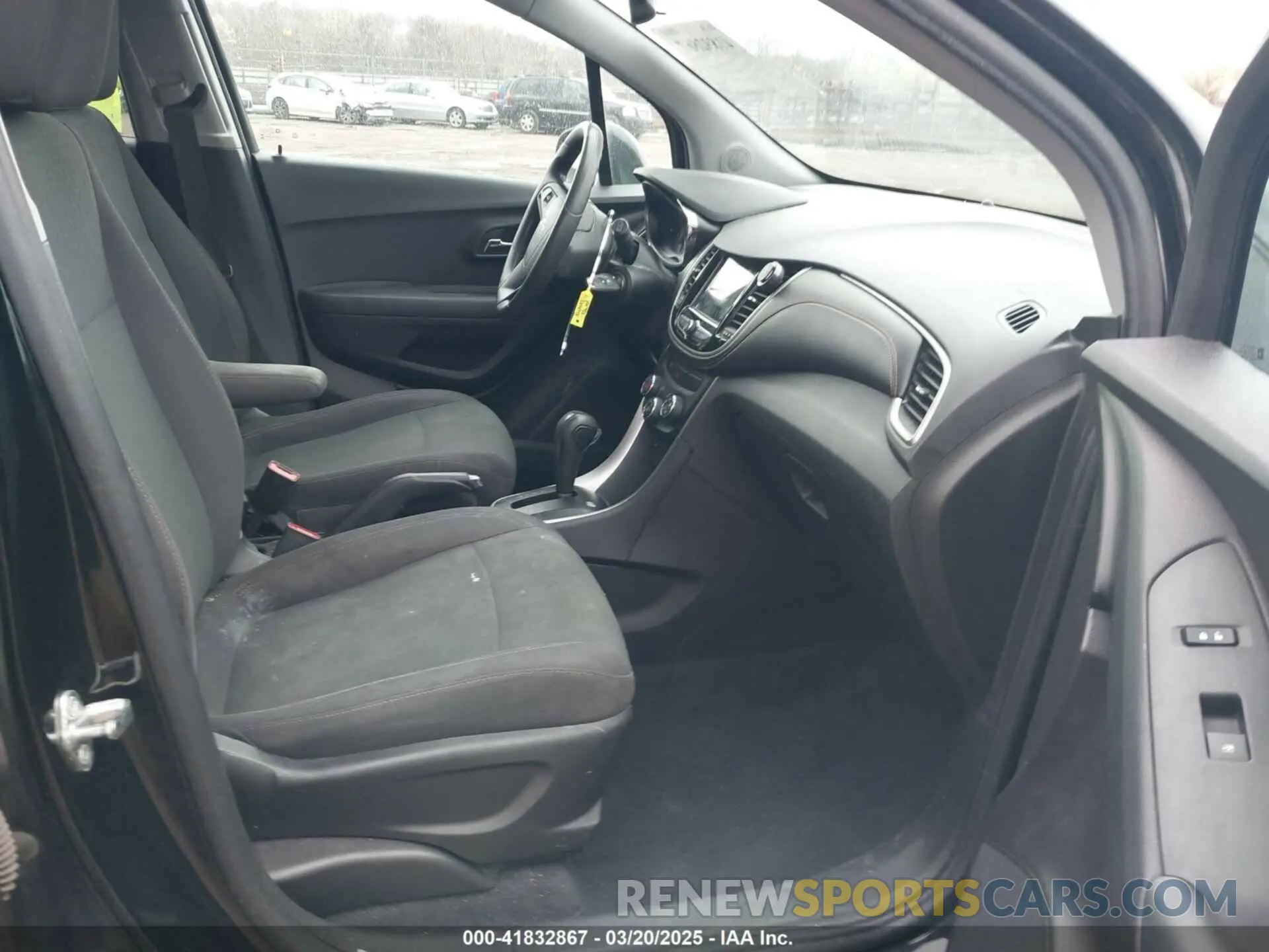 5 fotografías del automóvil dañado 3GNCJKSB1KL386803 CHEVROLET TRAX 2019