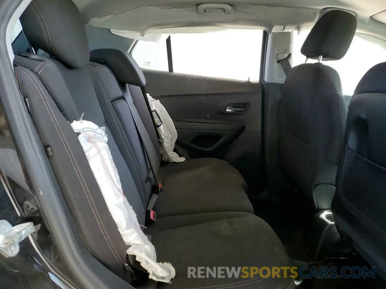11 fotografías del automóvil dañado 3GNCJKSB2KL300236 CHEVROLET TRAX 2019