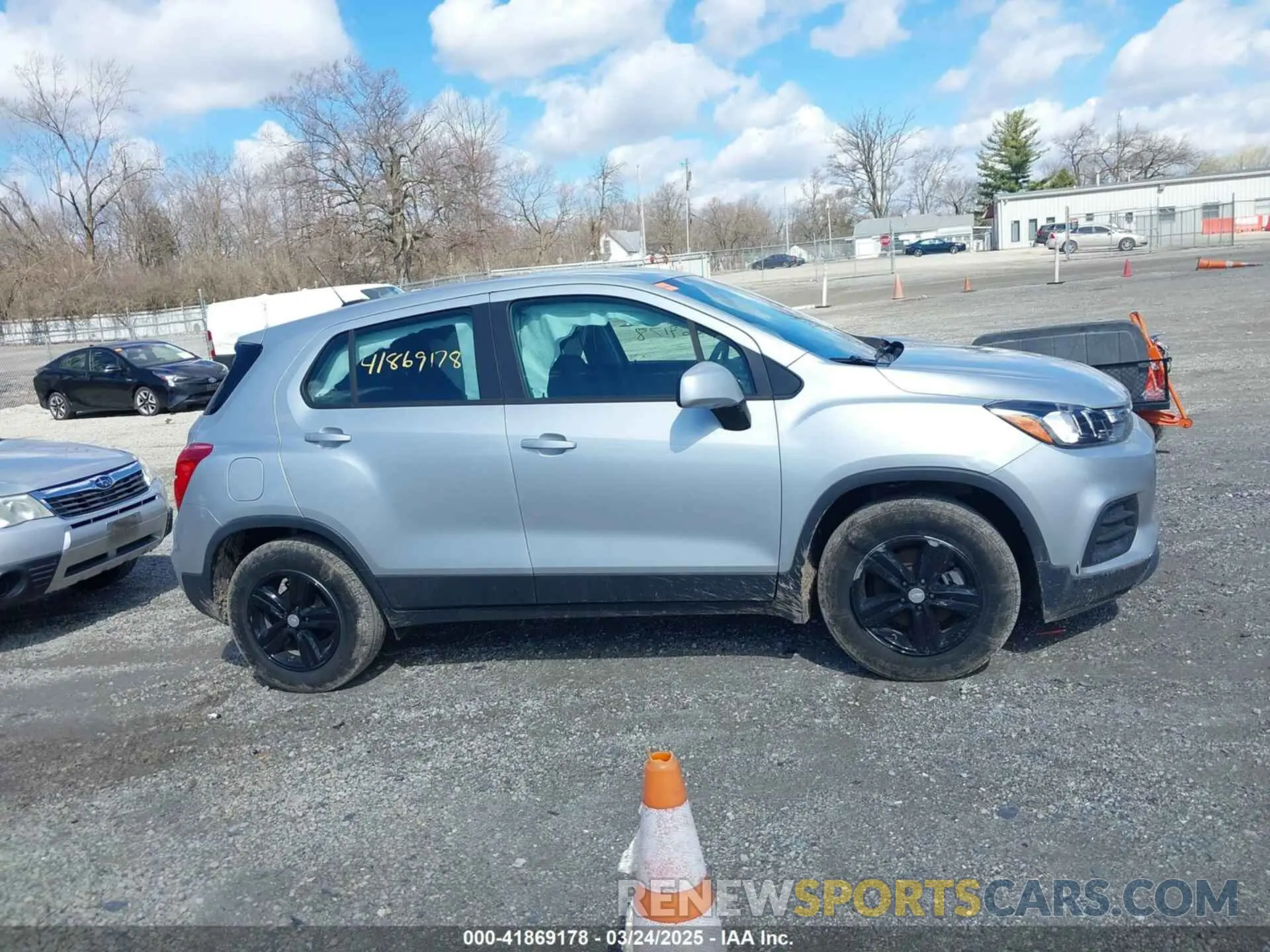 13 fotografías del automóvil dañado 3GNCJKSB2KL342339 CHEVROLET TRAX 2019