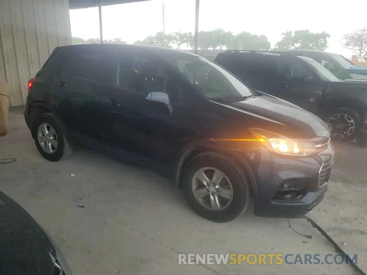 4 fotografías del automóvil dañado 3GNCJKSB3KL240810 CHEVROLET TRAX 2019