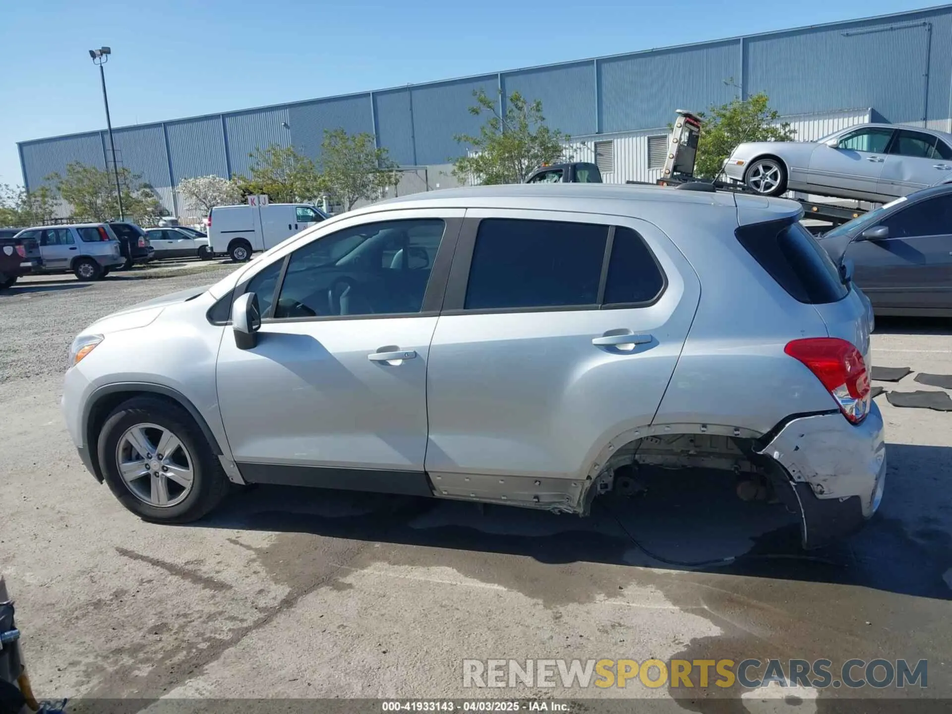 15 fotografías del automóvil dañado 3GNCJKSB3KL261348 CHEVROLET TRAX 2019