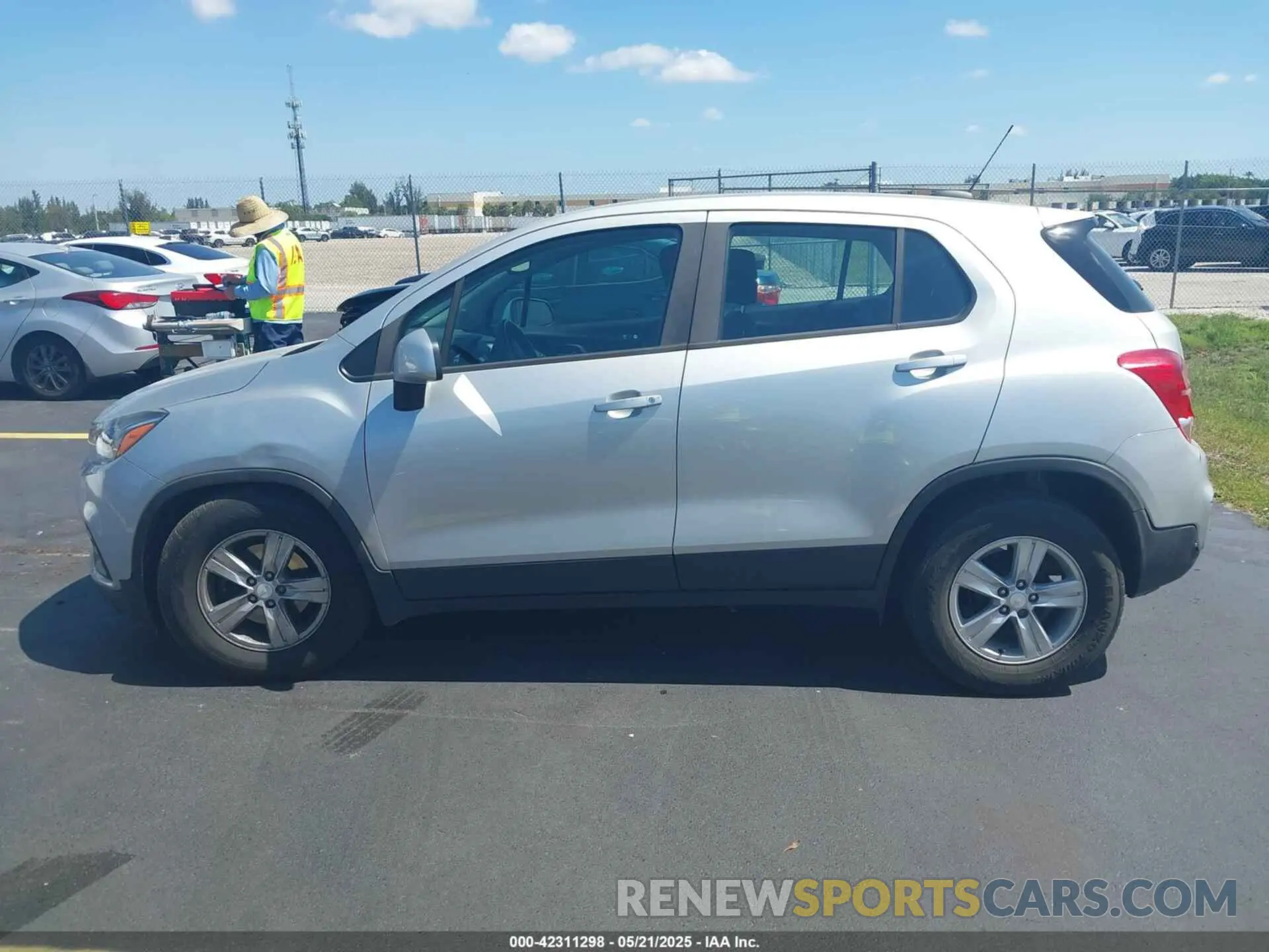 14 fotografías del automóvil dañado 3GNCJKSB3KL332144 CHEVROLET TRAX 2019