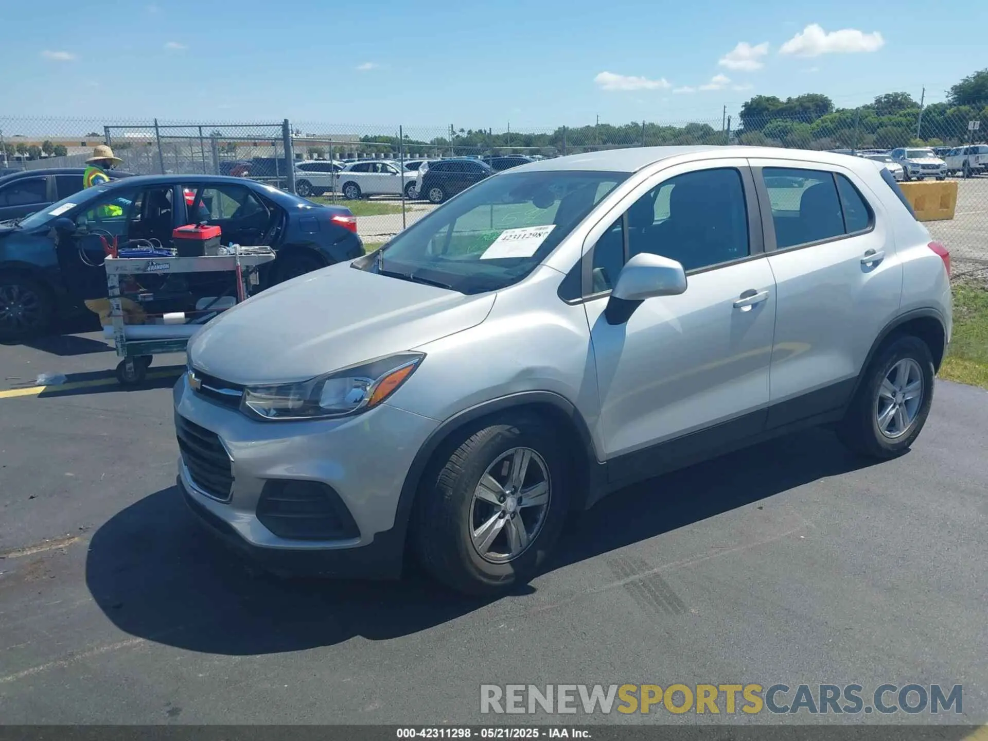 2 fotografías del automóvil dañado 3GNCJKSB3KL332144 CHEVROLET TRAX 2019