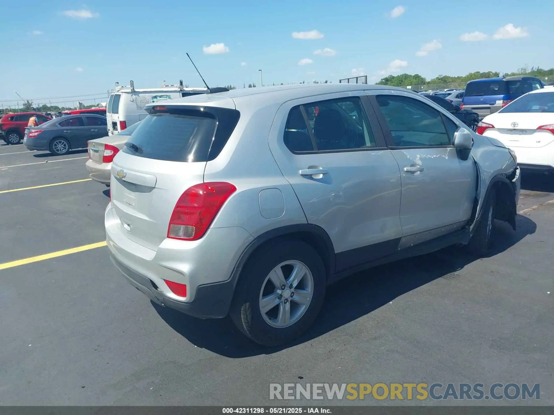 4 fotografías del automóvil dañado 3GNCJKSB3KL332144 CHEVROLET TRAX 2019