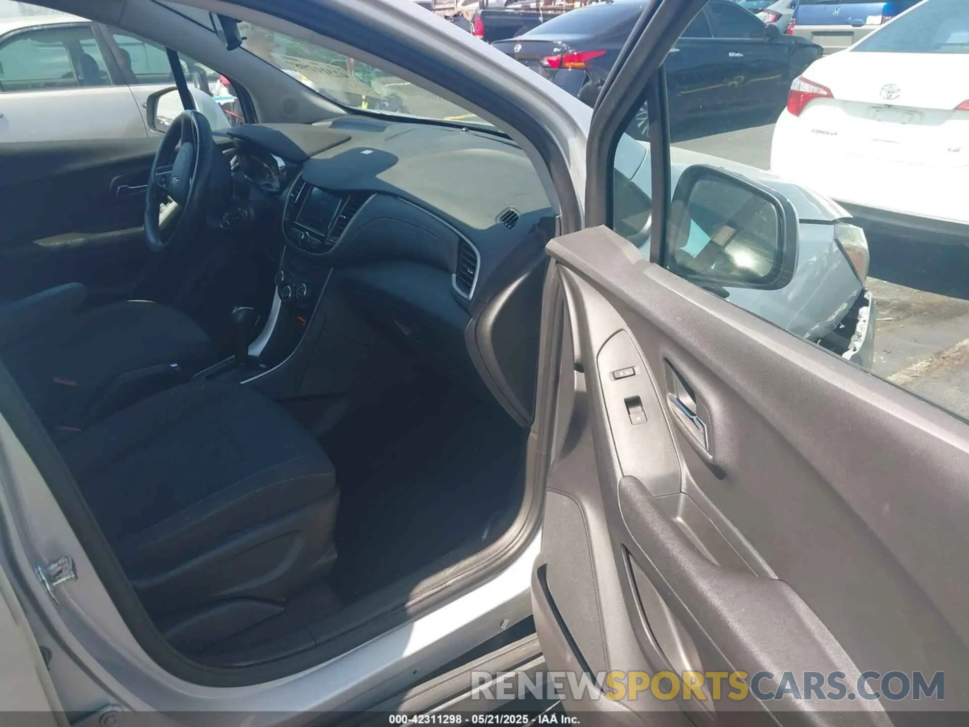 5 fotografías del automóvil dañado 3GNCJKSB3KL332144 CHEVROLET TRAX 2019