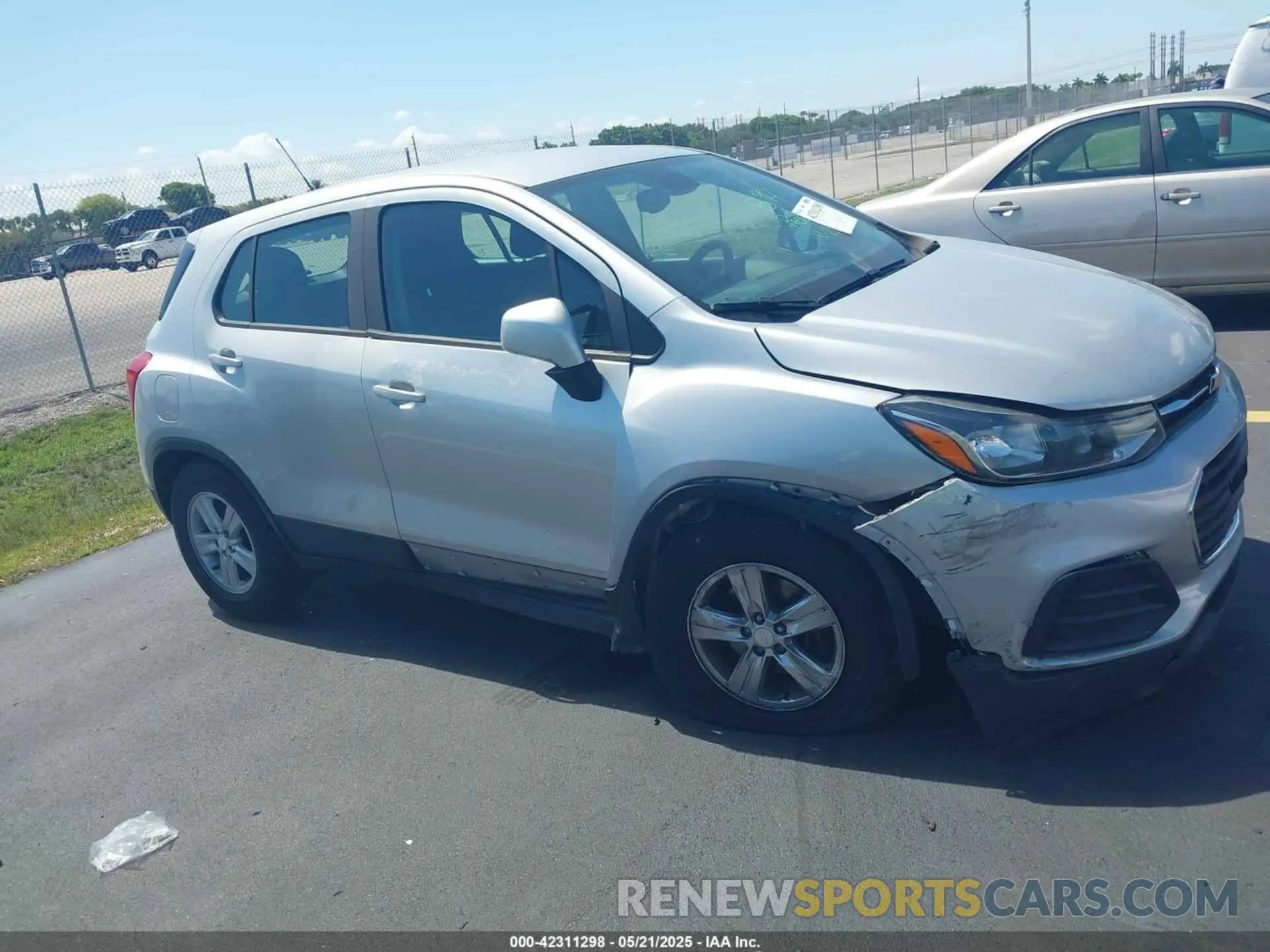 6 fotografías del automóvil dañado 3GNCJKSB3KL332144 CHEVROLET TRAX 2019