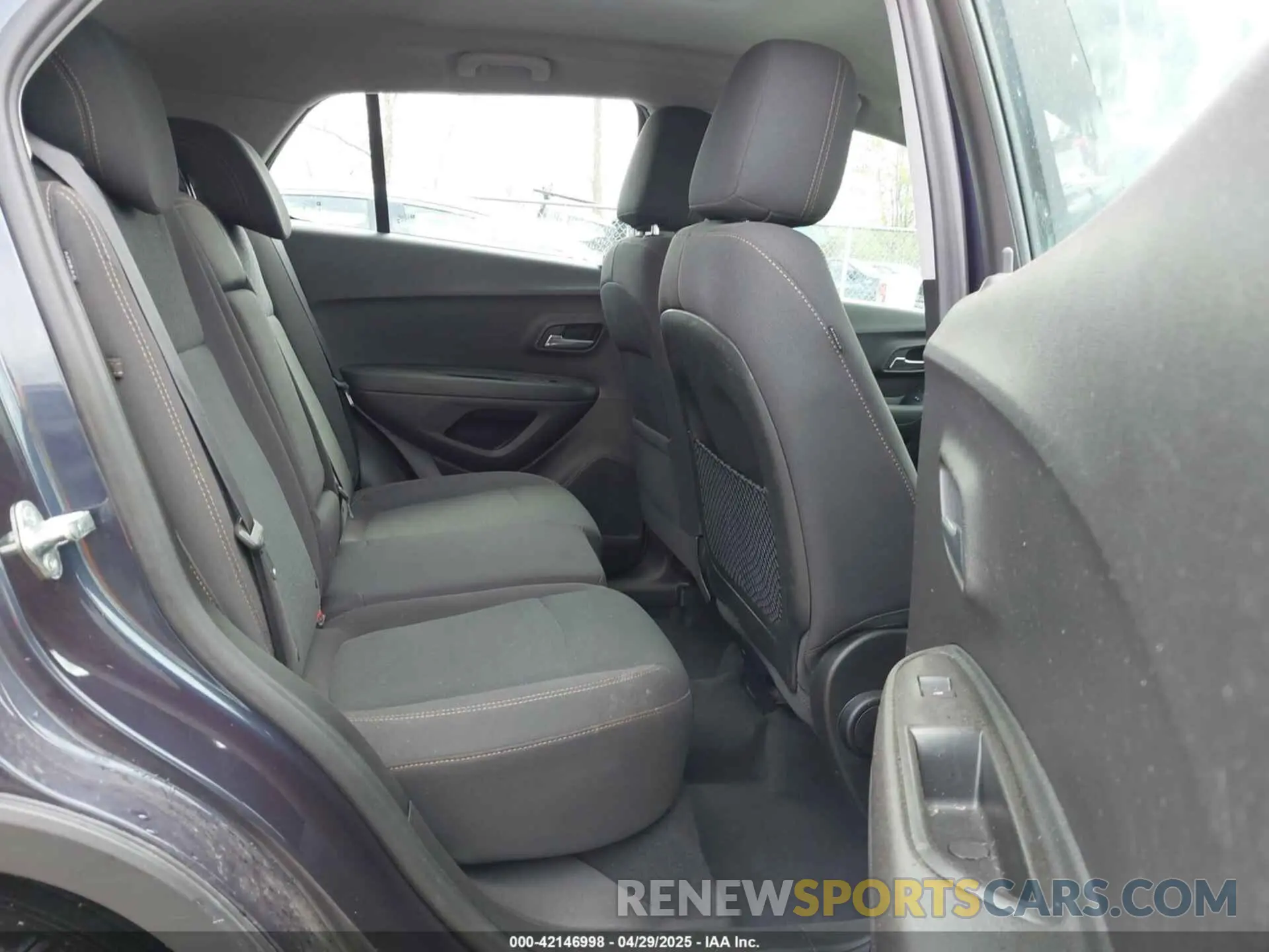 8 fotografías del automóvil dañado 3GNCJKSB4KL260306 CHEVROLET TRAX 2019