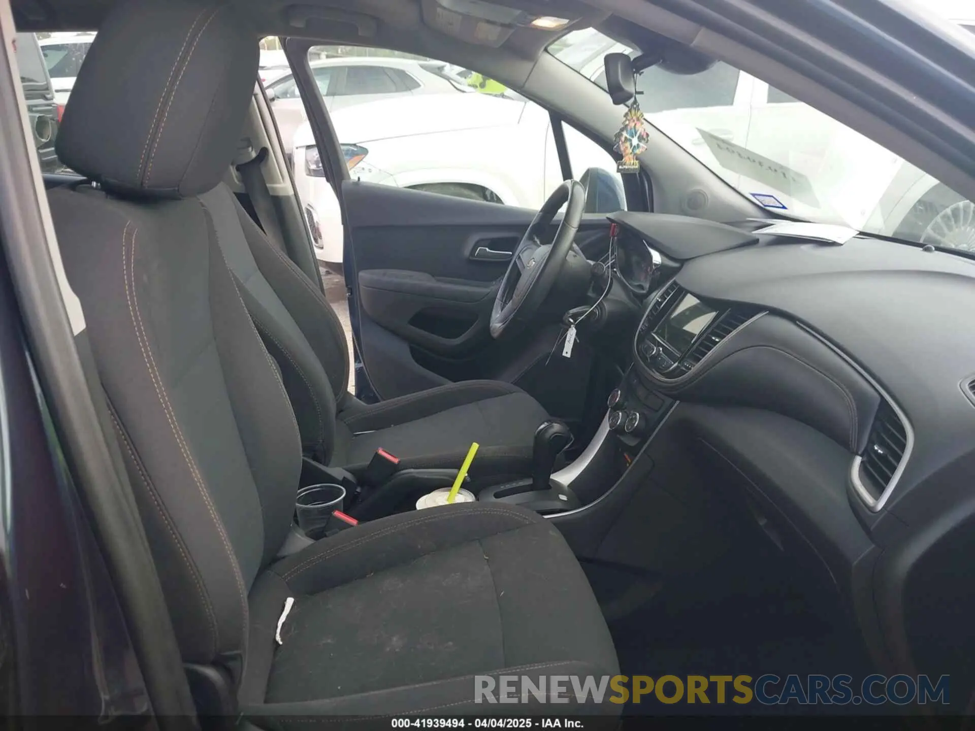 5 fotografías del automóvil dañado 3GNCJKSB5KL233714 CHEVROLET TRAX 2019
