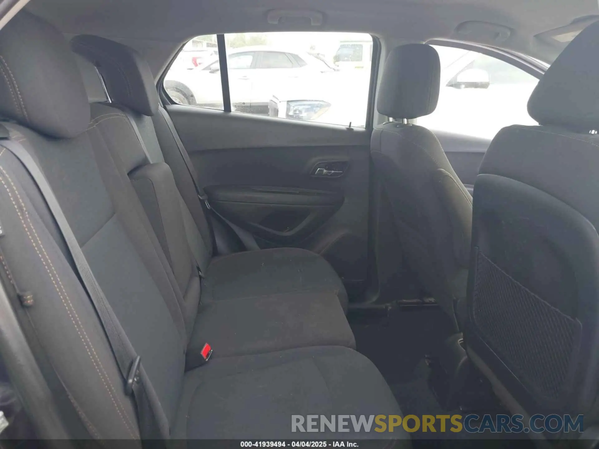 8 fotografías del automóvil dañado 3GNCJKSB5KL233714 CHEVROLET TRAX 2019