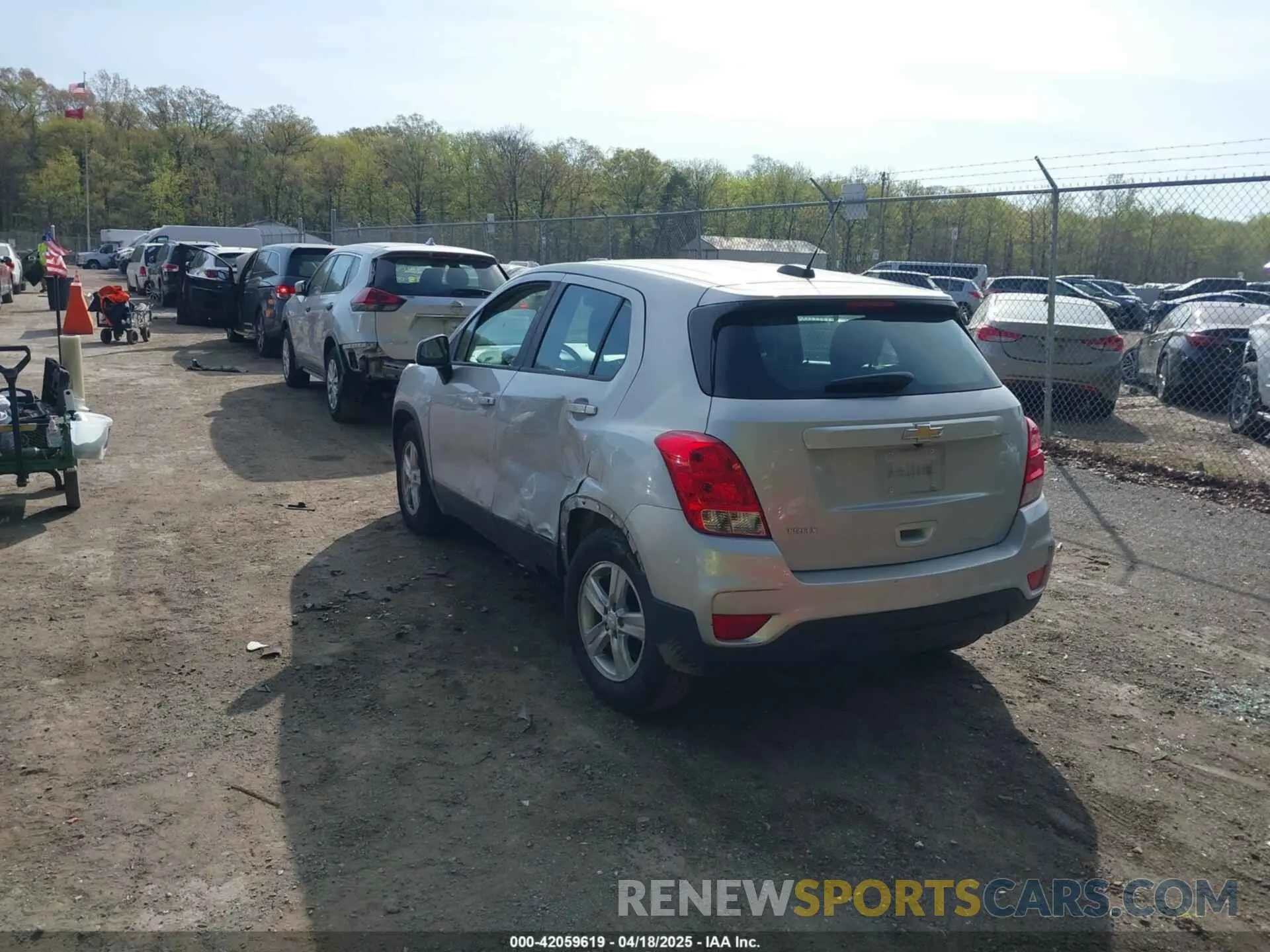 3 fotografías del automóvil dañado 3GNCJKSB8KL356021 CHEVROLET TRAX 2019