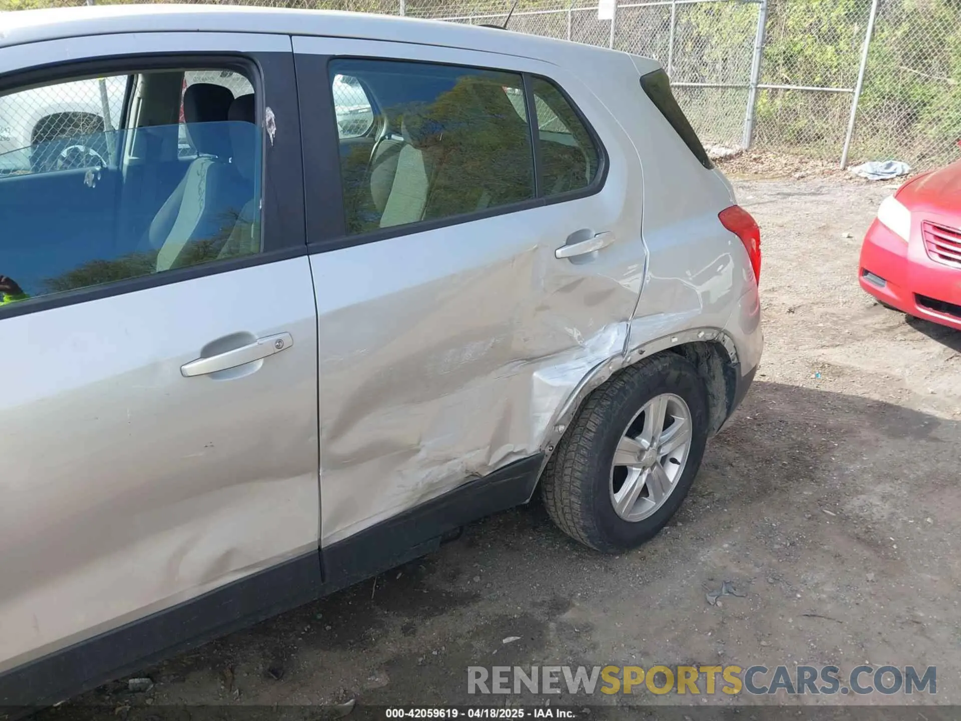 6 fotografías del automóvil dañado 3GNCJKSB8KL356021 CHEVROLET TRAX 2019