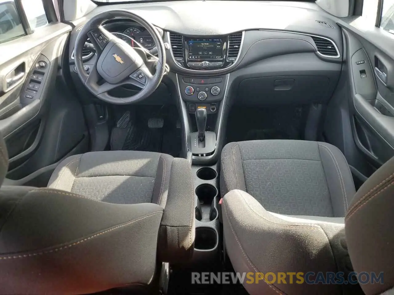 8 fotografías del automóvil dañado 3GNCJKSB9KL270037 CHEVROLET TRAX 2019