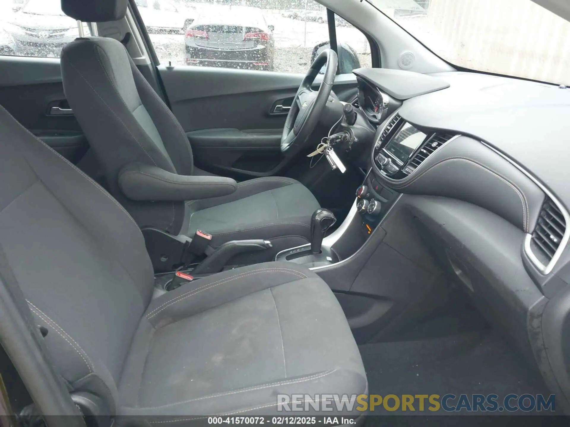 5 fotografías del automóvil dañado 3GNCJKSB9KL334383 CHEVROLET TRAX 2019