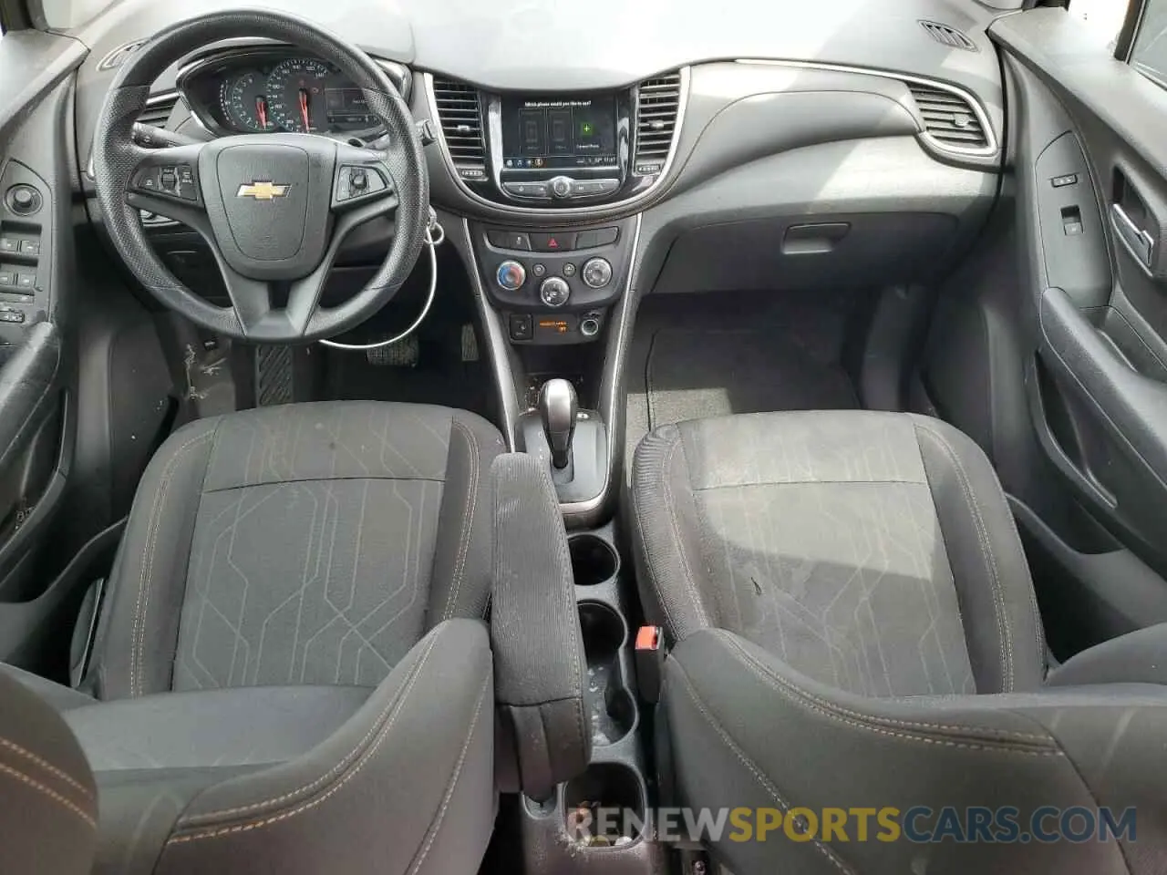 8 fotografías del automóvil dañado 3GNCJLSB0KL123451 CHEVROLET TRAX 2019