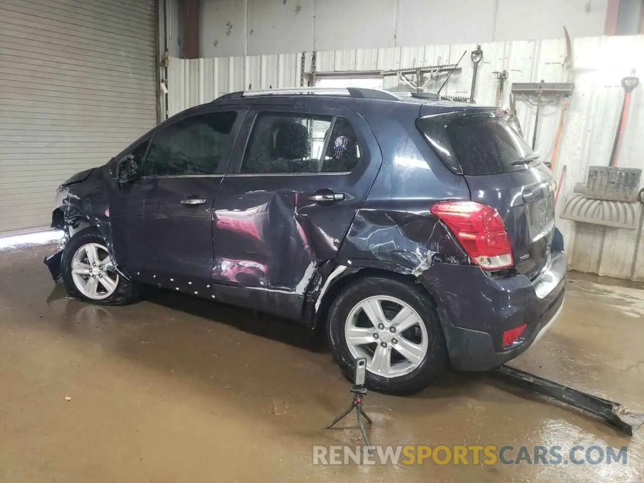 2 fotografías del automóvil dañado 3GNCJLSB0KL205762 CHEVROLET TRAX 2019