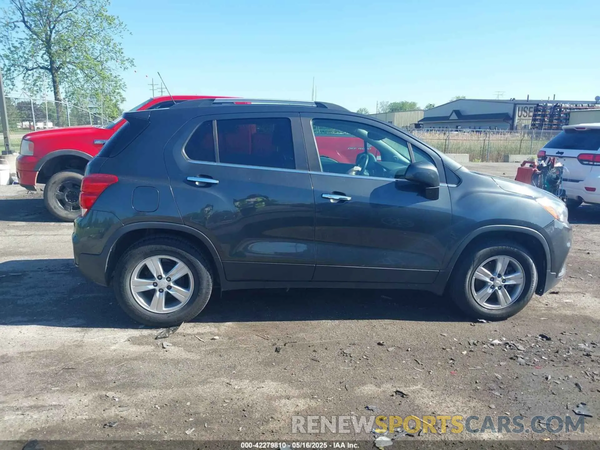 13 fotografías del automóvil dañado 3GNCJLSB0KL326209 CHEVROLET TRAX 2019