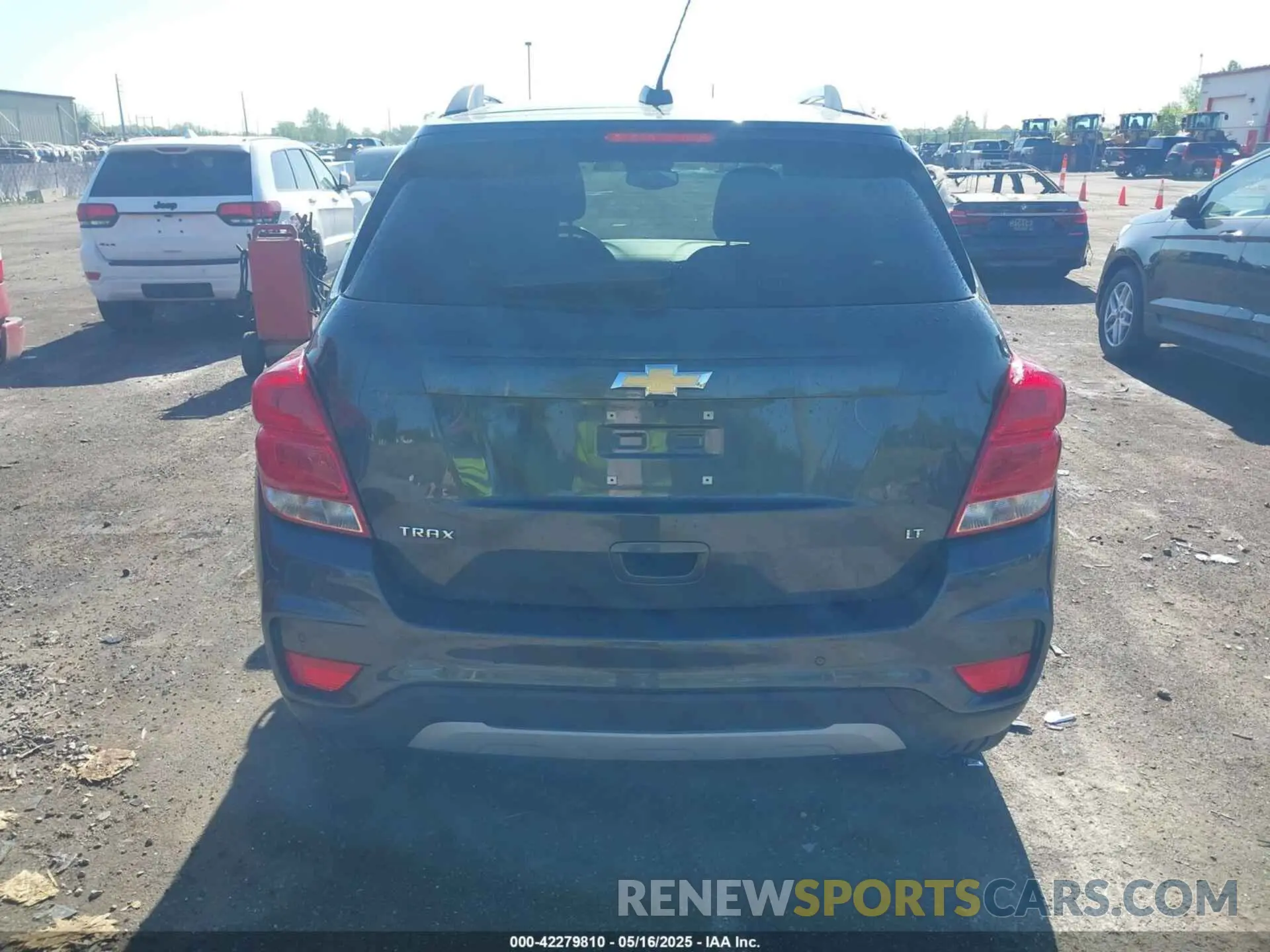 16 fotografías del automóvil dañado 3GNCJLSB0KL326209 CHEVROLET TRAX 2019