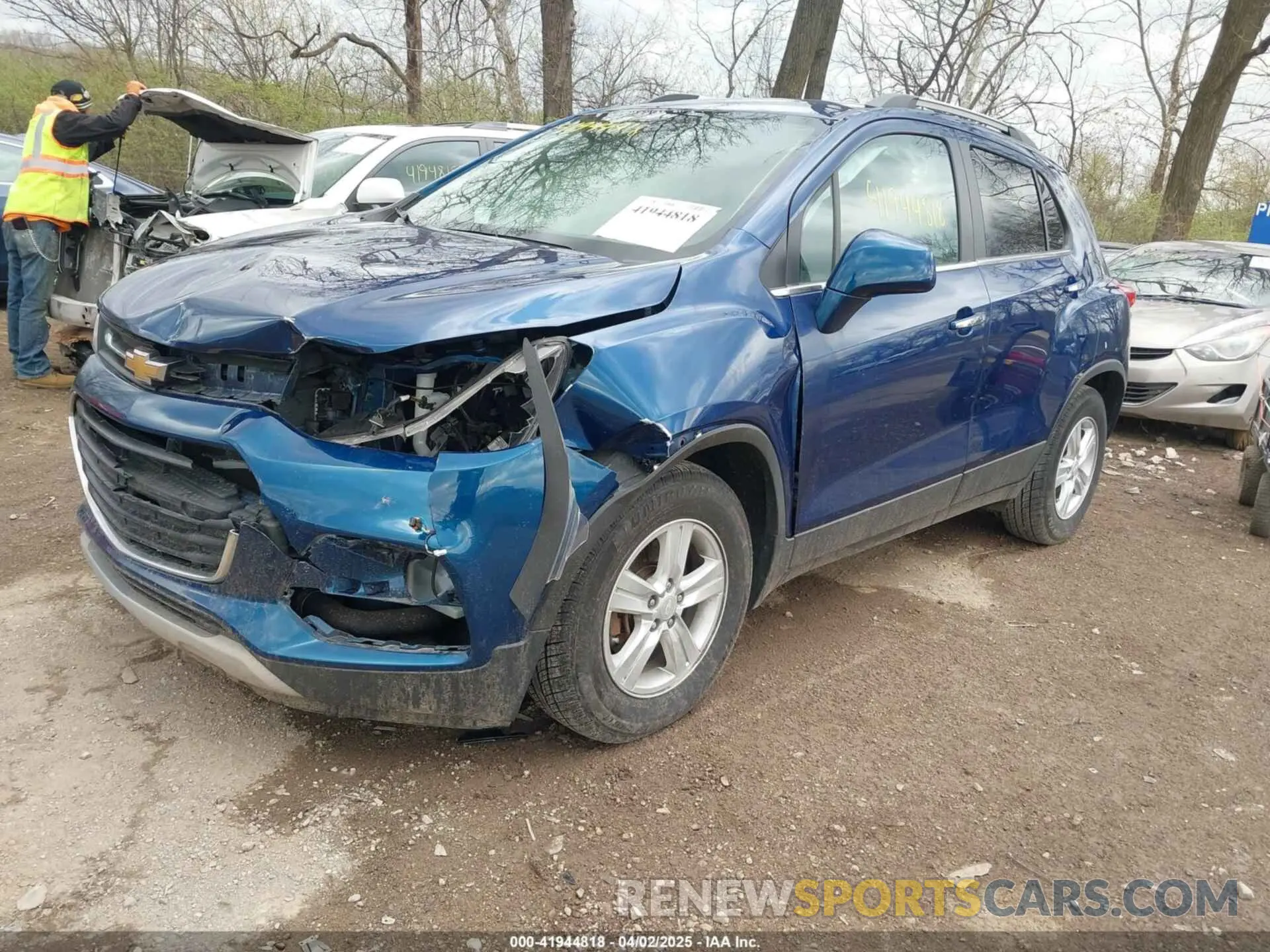 2 fotografías del automóvil dañado 3GNCJLSB1KL281331 CHEVROLET TRAX 2019