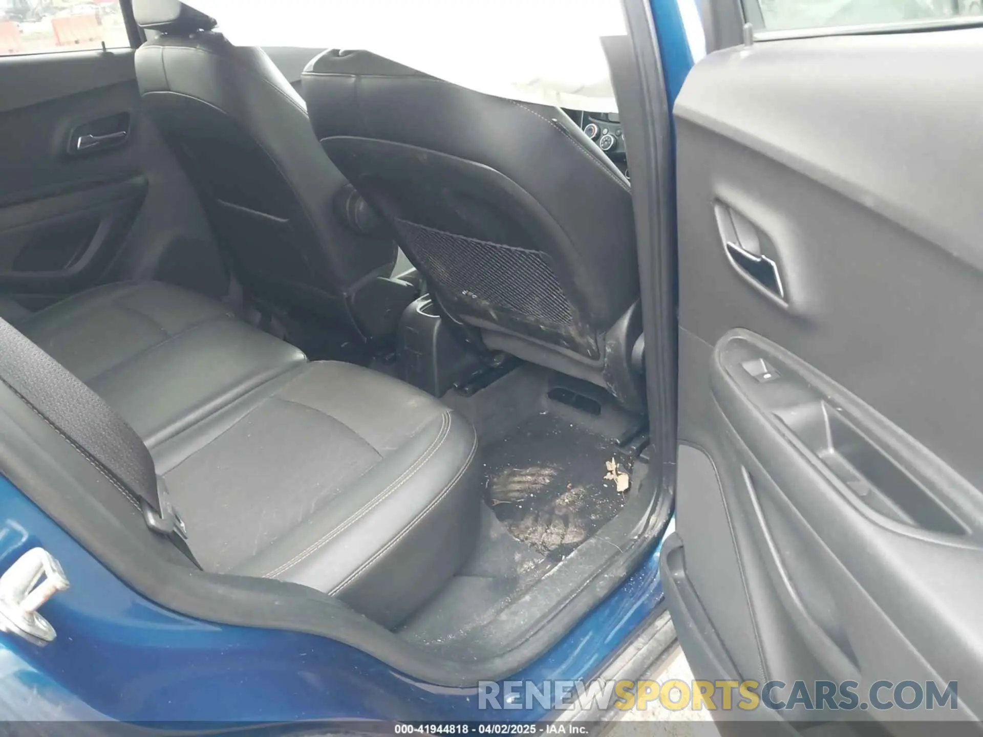 8 fotografías del automóvil dañado 3GNCJLSB1KL281331 CHEVROLET TRAX 2019