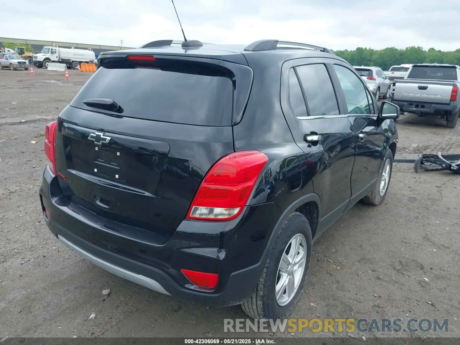 4 fotografías del automóvil dañado 3GNCJLSB2KL212115 CHEVROLET TRAX 2019