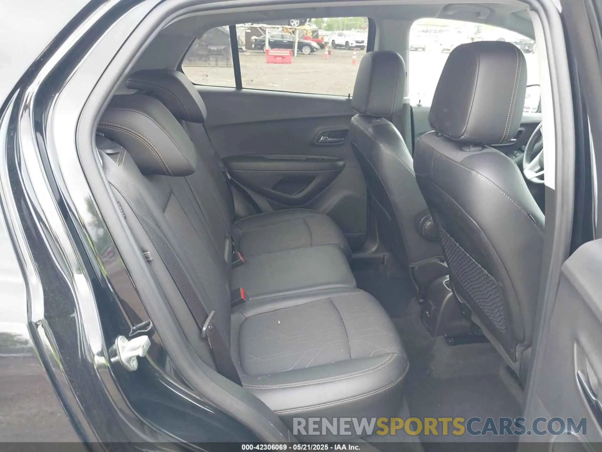 8 fotografías del automóvil dañado 3GNCJLSB2KL212115 CHEVROLET TRAX 2019