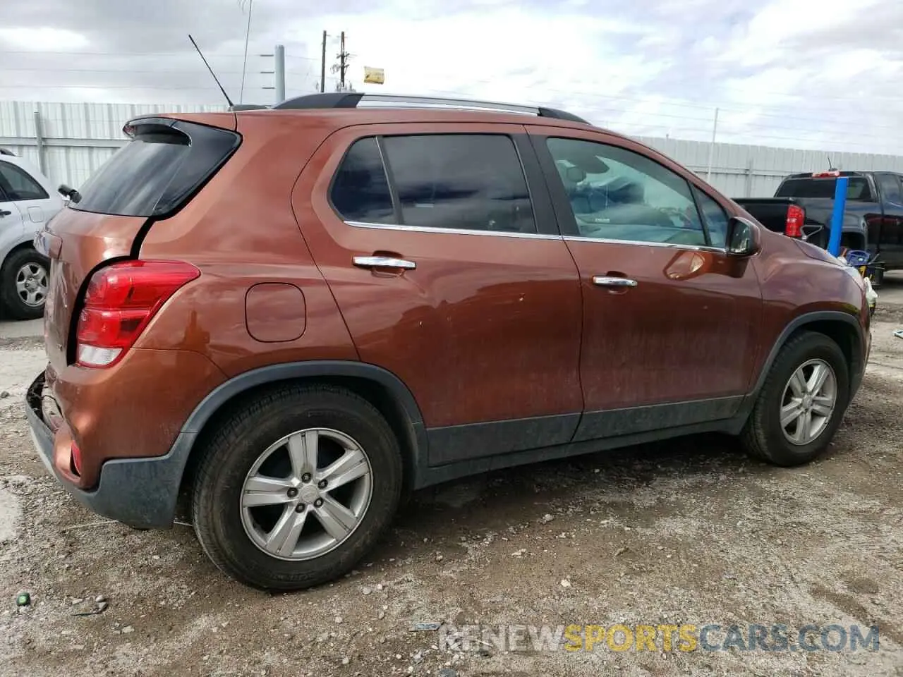 3 fotografías del automóvil dañado 3GNCJLSB2KL264070 CHEVROLET TRAX 2019