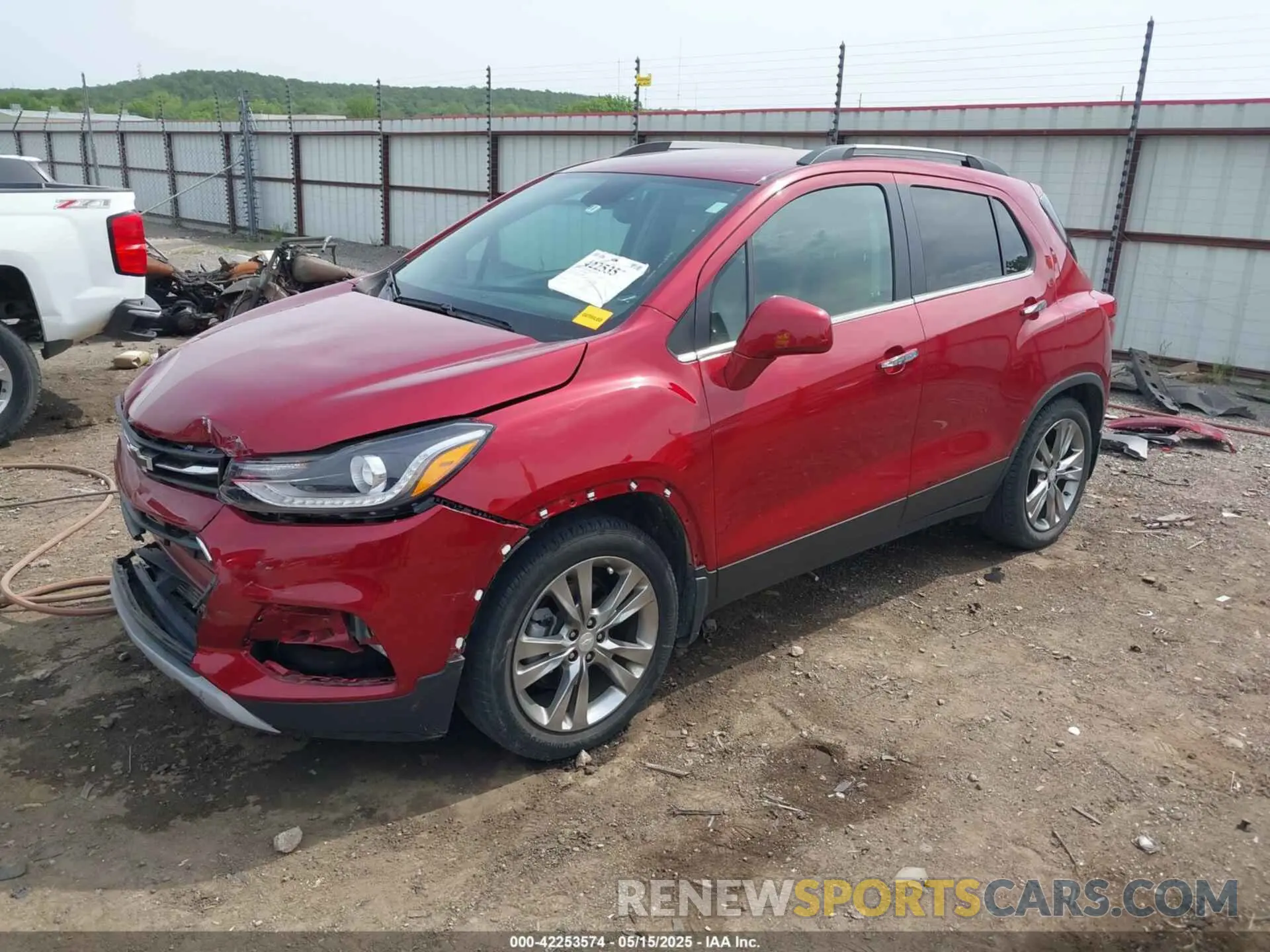 2 fotografías del automóvil dañado 3GNCJLSB2KL288059 CHEVROLET TRAX 2019