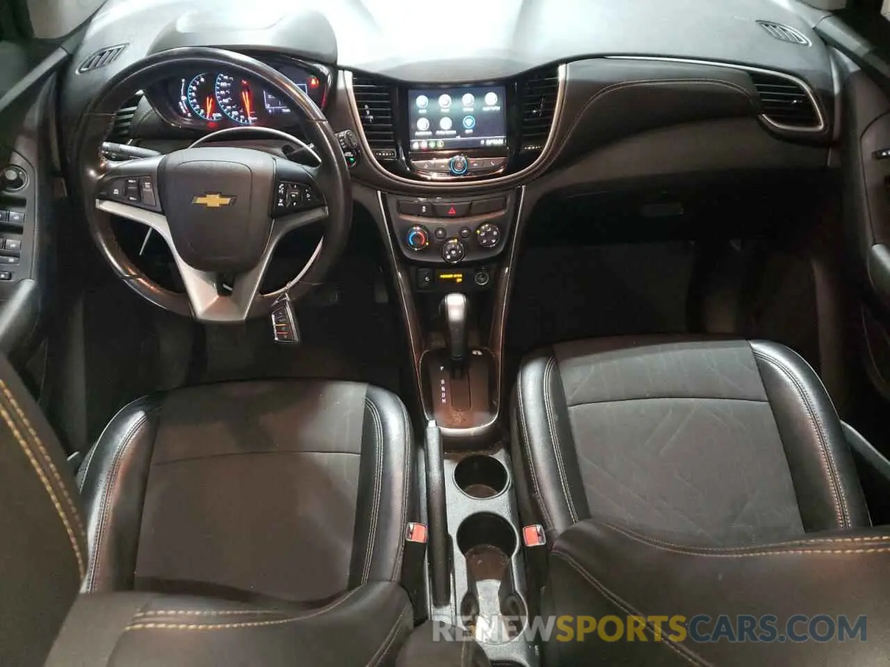 8 fotografías del automóvil dañado 3GNCJLSB2KL370907 CHEVROLET TRAX 2019