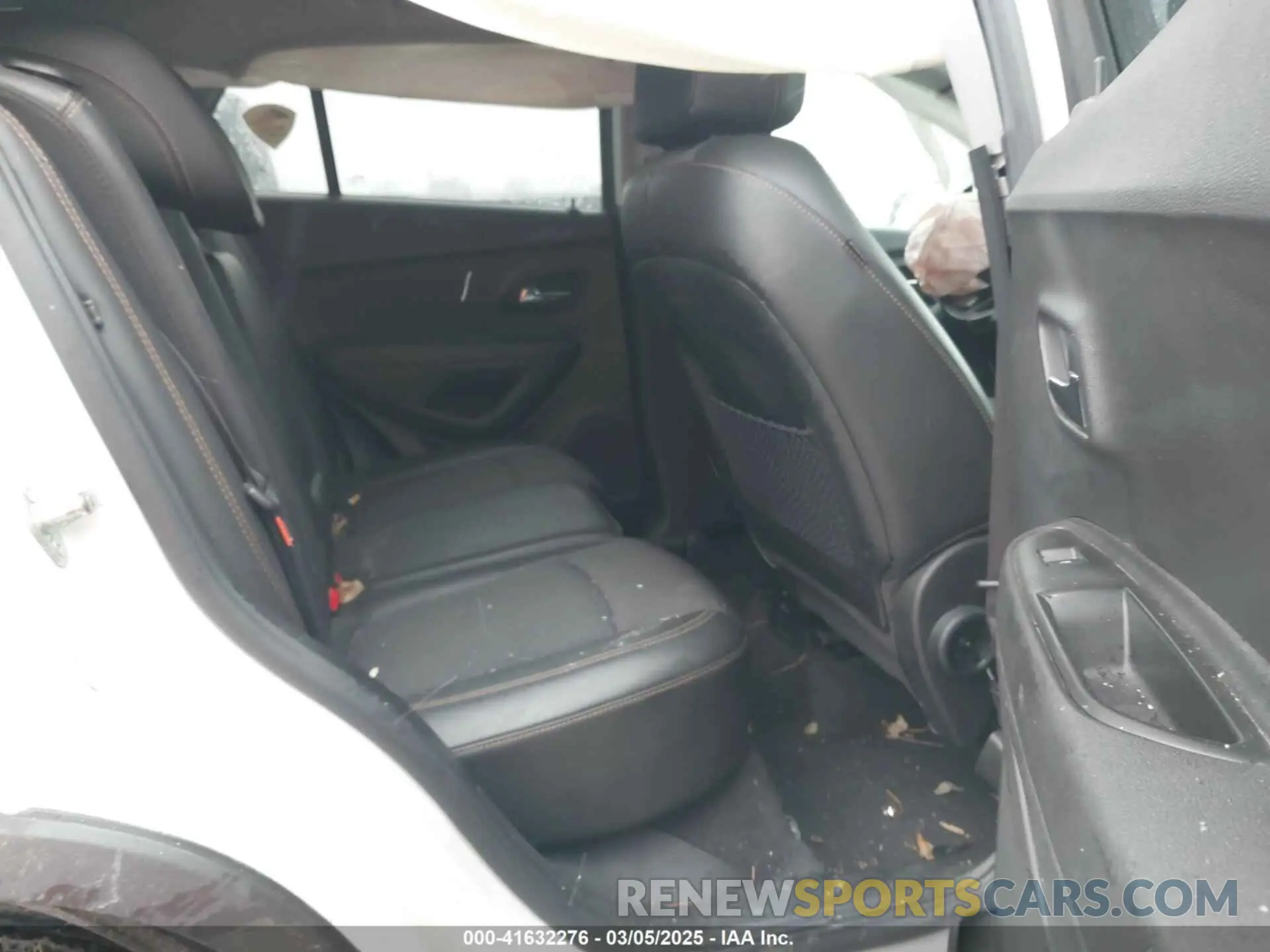 8 fotografías del automóvil dañado 3GNCJLSB3KL212561 CHEVROLET TRAX 2019