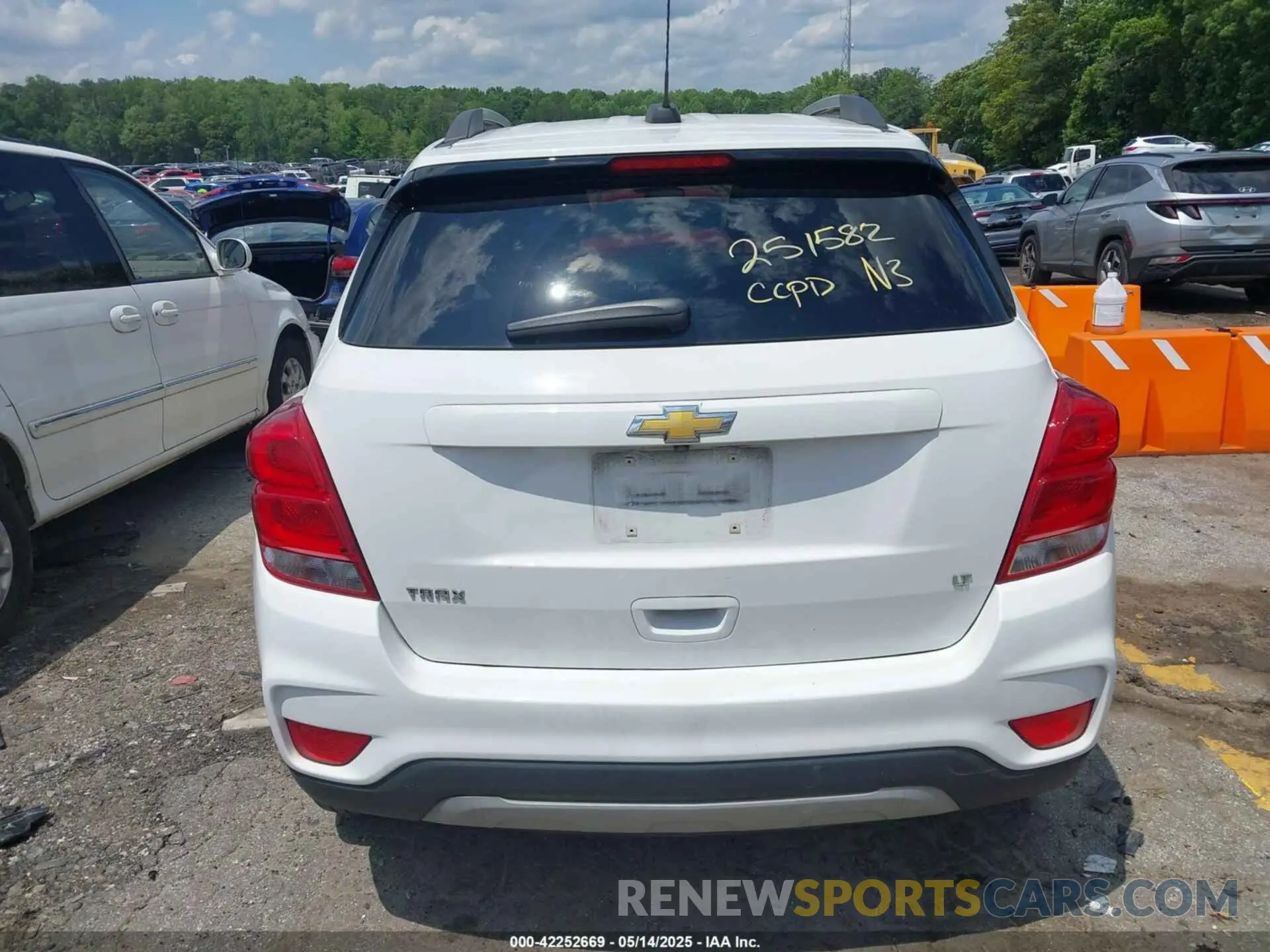 16 fotografías del automóvil dañado 3GNCJLSB3KL309534 CHEVROLET TRAX 2019