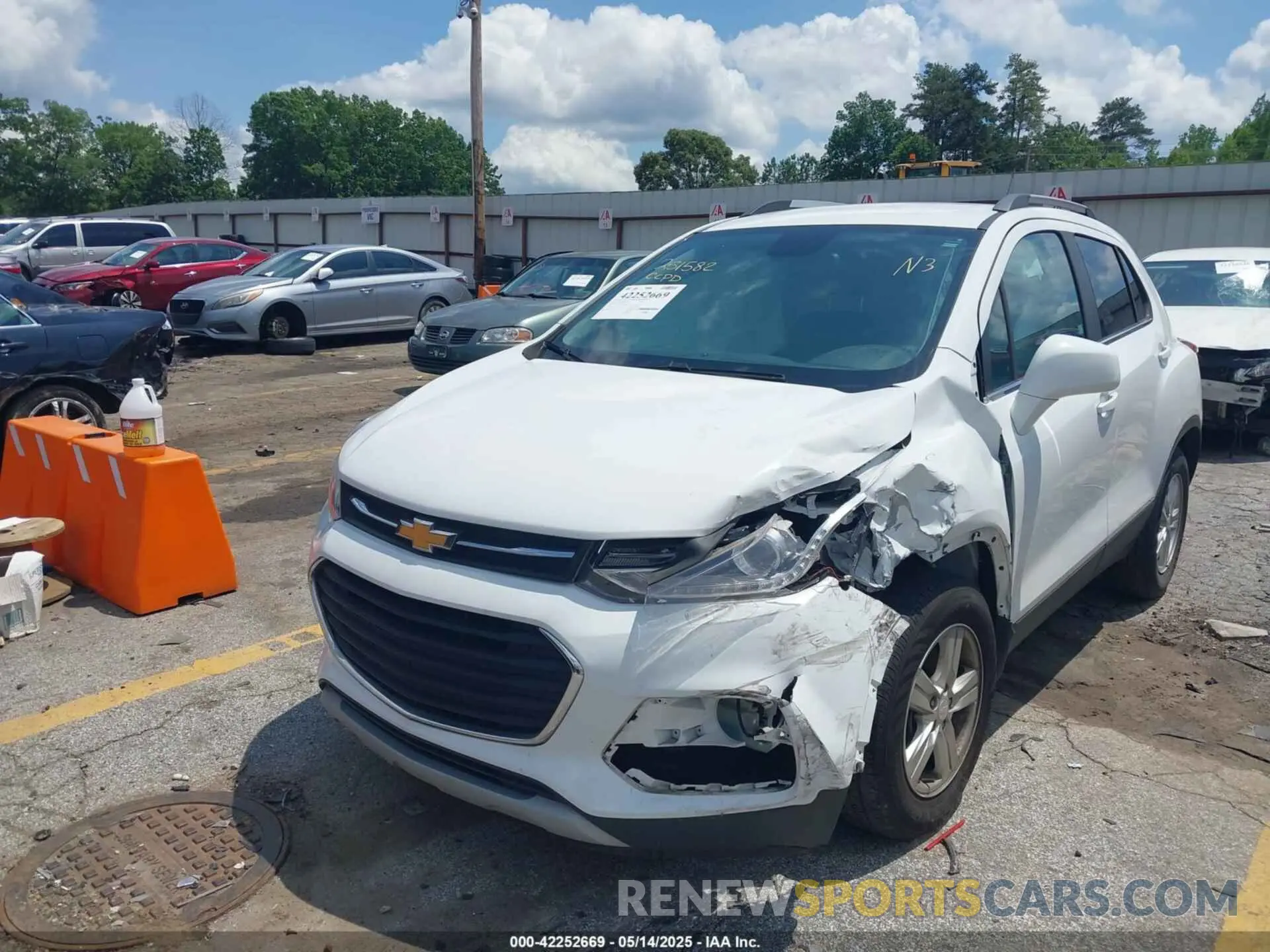 2 fotografías del automóvil dañado 3GNCJLSB3KL309534 CHEVROLET TRAX 2019