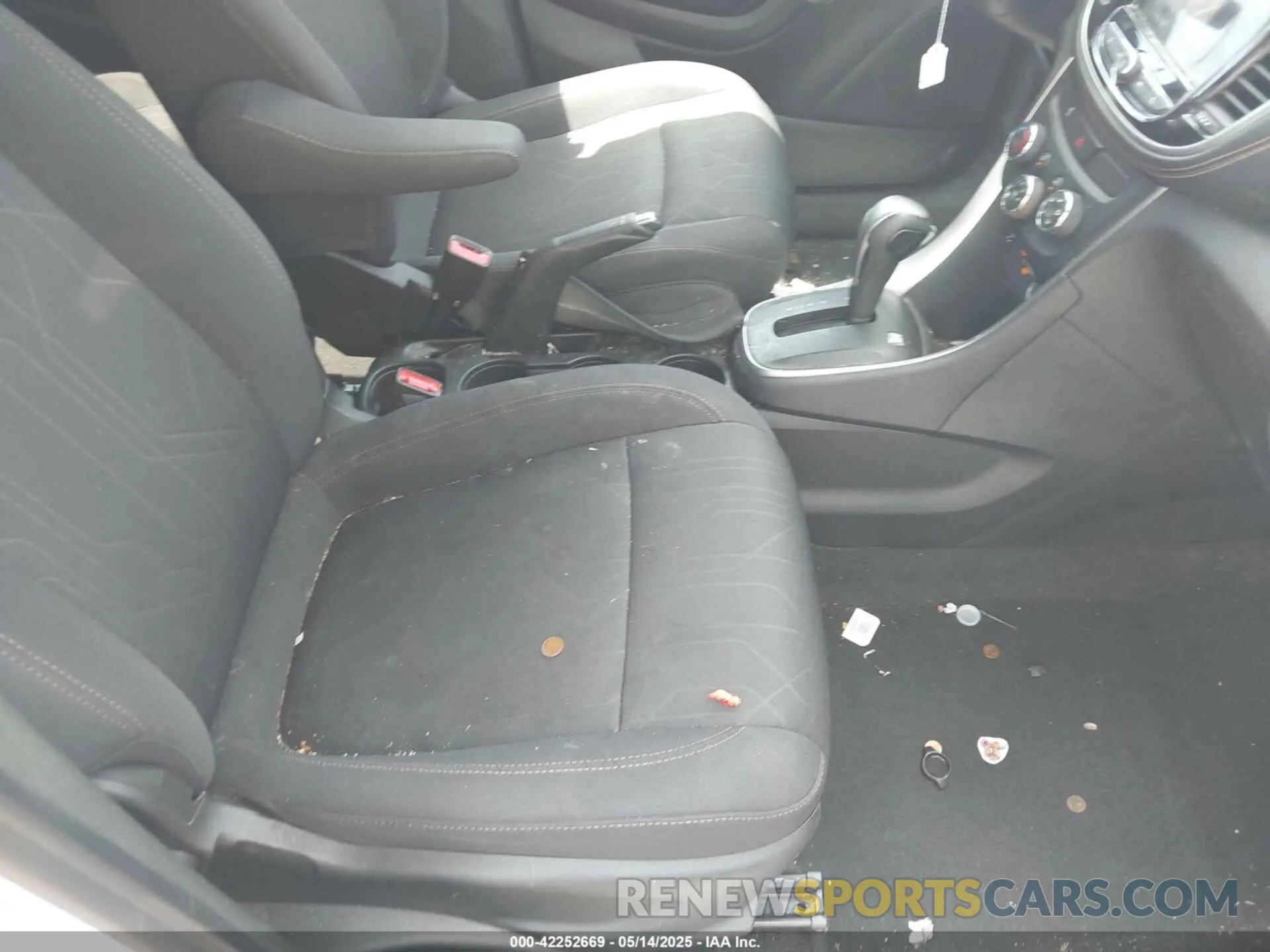 5 fotografías del automóvil dañado 3GNCJLSB3KL309534 CHEVROLET TRAX 2019
