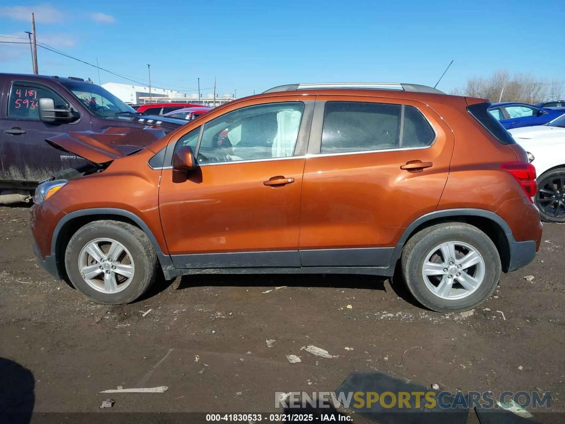 13 fotografías del automóvil dañado 3GNCJLSB3KL313776 CHEVROLET TRAX 2019