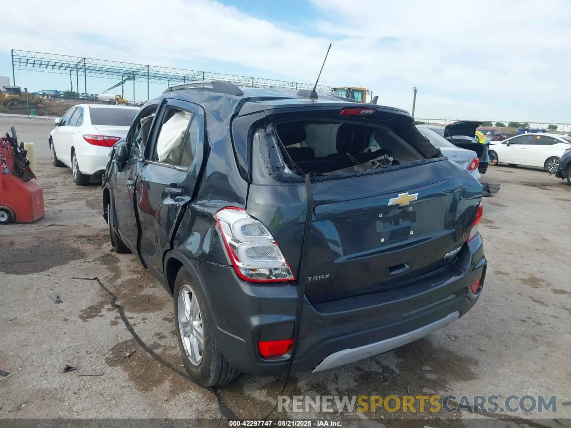 3 fotografías del automóvil dañado 3GNCJLSB3KL402506 CHEVROLET TRAX 2019