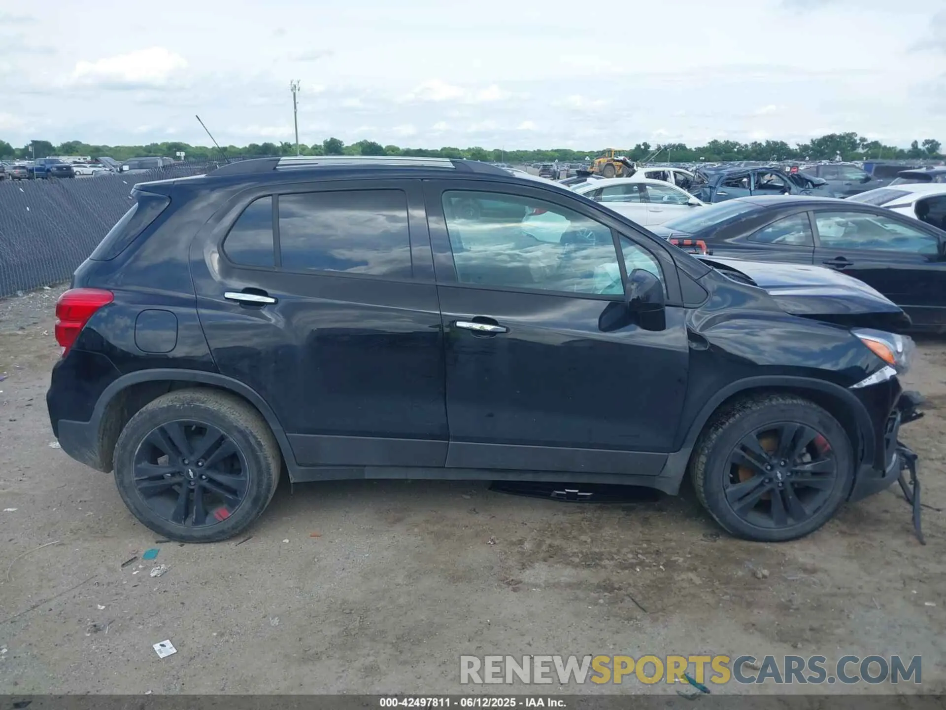 13 fotografías del automóvil dañado 3GNCJLSB5KL345418 CHEVROLET TRAX 2019