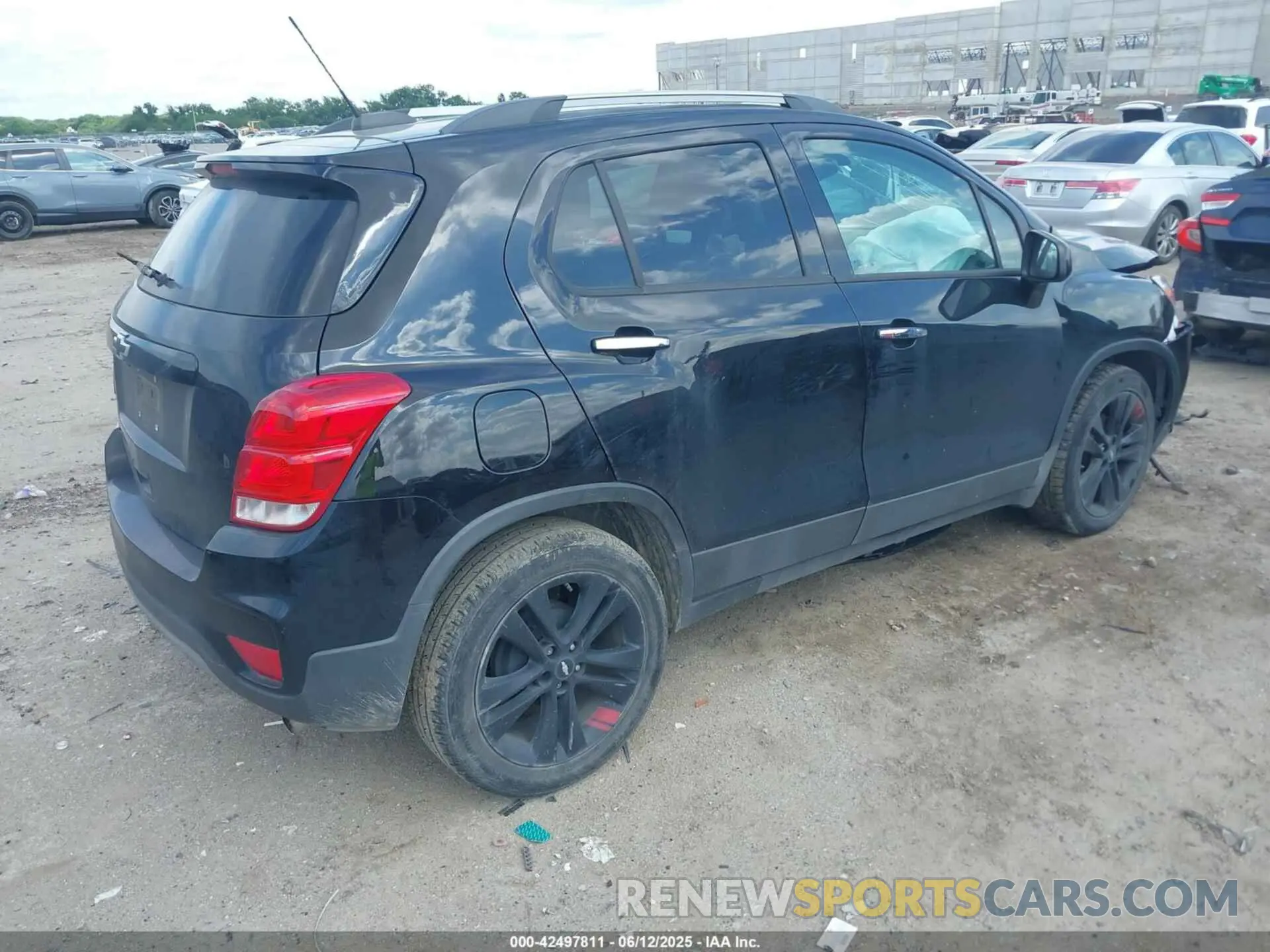 4 fotografías del automóvil dañado 3GNCJLSB5KL345418 CHEVROLET TRAX 2019