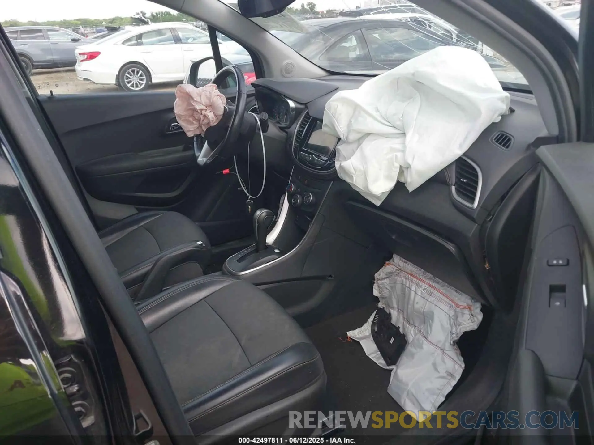 5 fotografías del automóvil dañado 3GNCJLSB5KL345418 CHEVROLET TRAX 2019