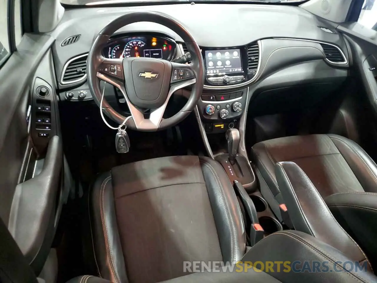 8 fotografías del automóvil dañado 3GNCJLSB6KL125382 CHEVROLET TRAX 2019