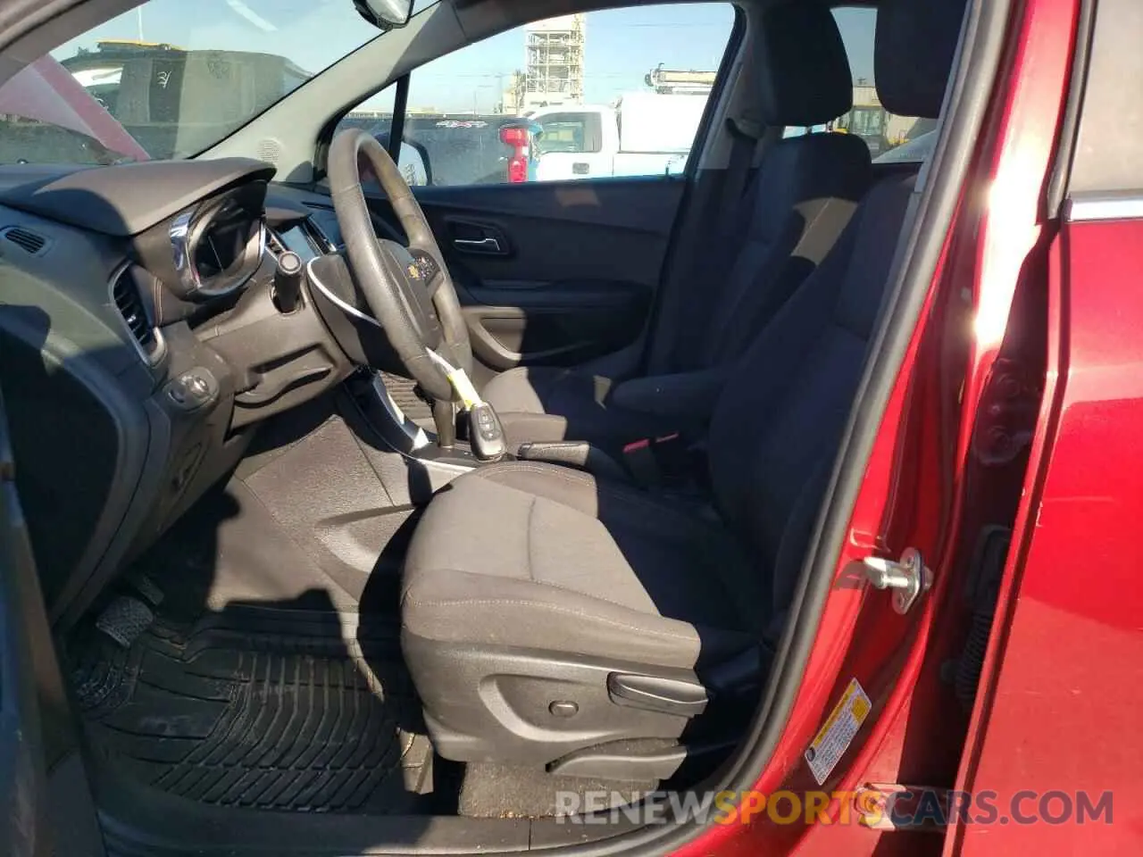 7 fotografías del automóvil dañado 3GNCJLSB6KL214272 CHEVROLET TRAX 2019