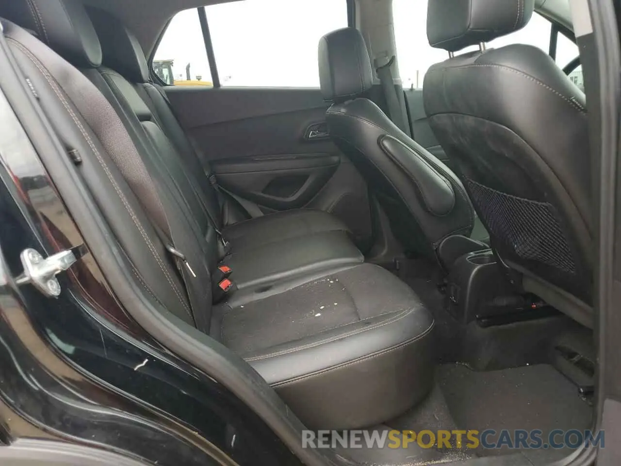 10 fotografías del automóvil dañado 3GNCJLSB6KL313481 CHEVROLET TRAX 2019