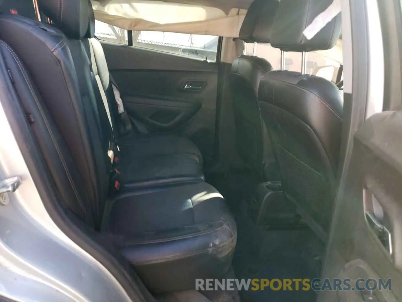 10 fotografías del automóvil dañado 3GNCJLSBXKL401885 CHEVROLET TRAX 2019