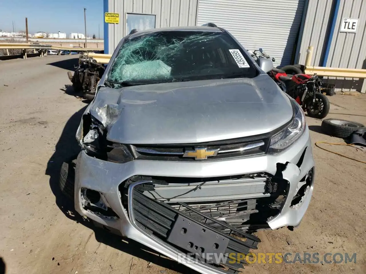 5 fotografías del automóvil dañado 3GNCJLSBXKL401885 CHEVROLET TRAX 2019