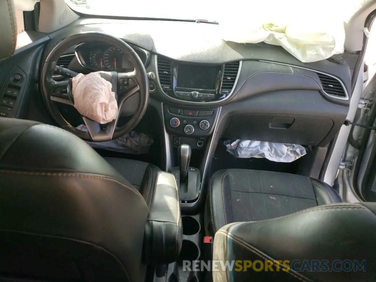 8 fotografías del automóvil dañado 3GNCJLSBXKL401885 CHEVROLET TRAX 2019