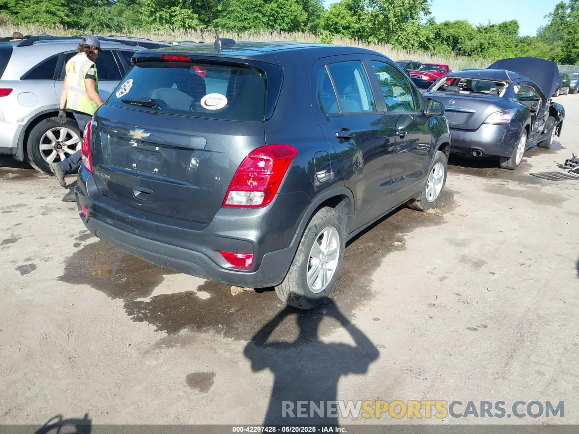 4 fotografías del automóvil dañado 3GNCJNSB0KL270140 CHEVROLET TRAX 2019