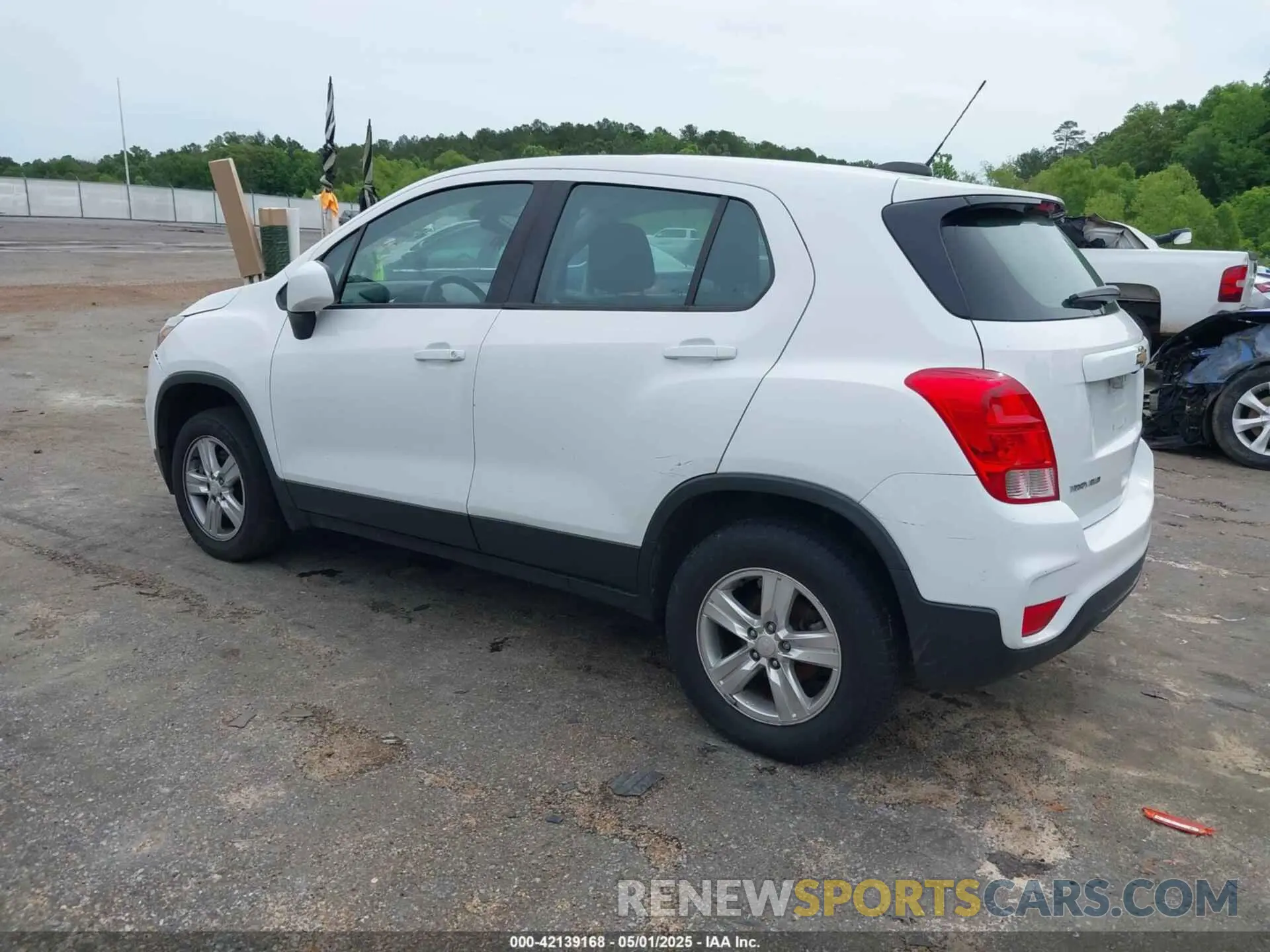 3 fotografías del automóvil dañado 3GNCJNSB1KL290607 CHEVROLET TRAX 2019