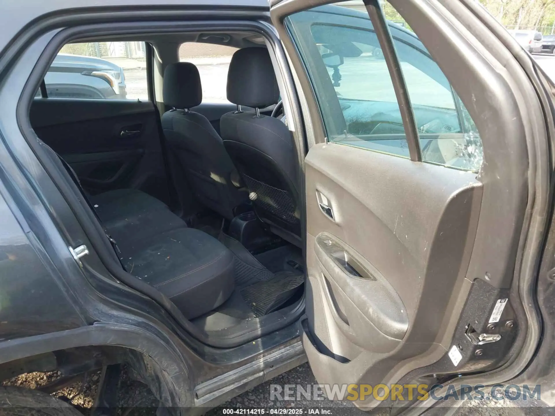 8 fotografías del automóvil dañado 3GNCJNSB2KL282967 CHEVROLET TRAX 2019